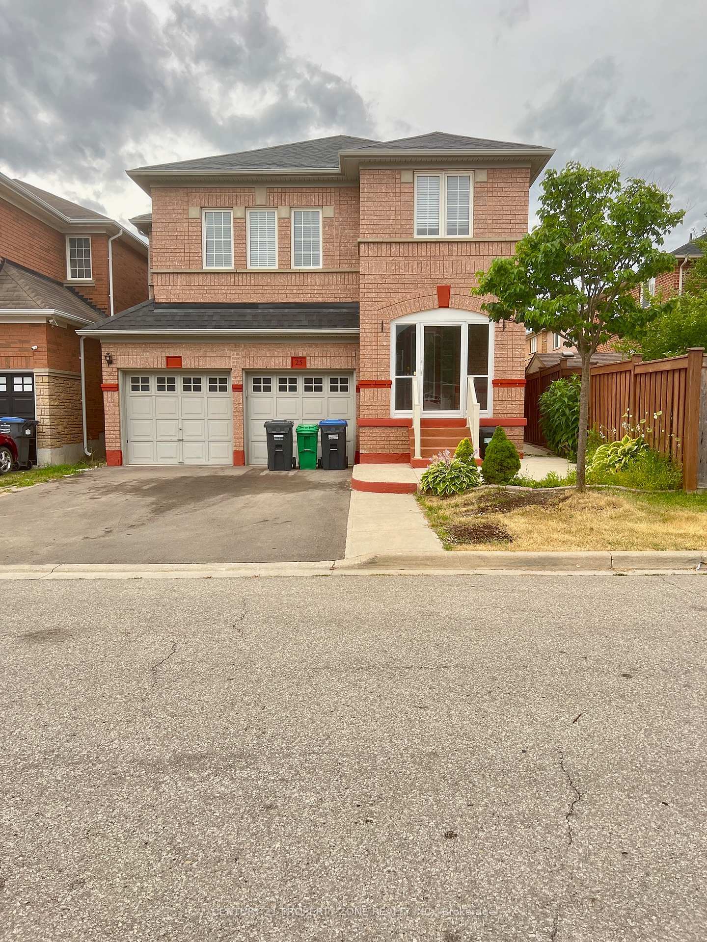 25 Treegrove Crescent (Legal Basement)  Brampton ON L7A 0K4 photo