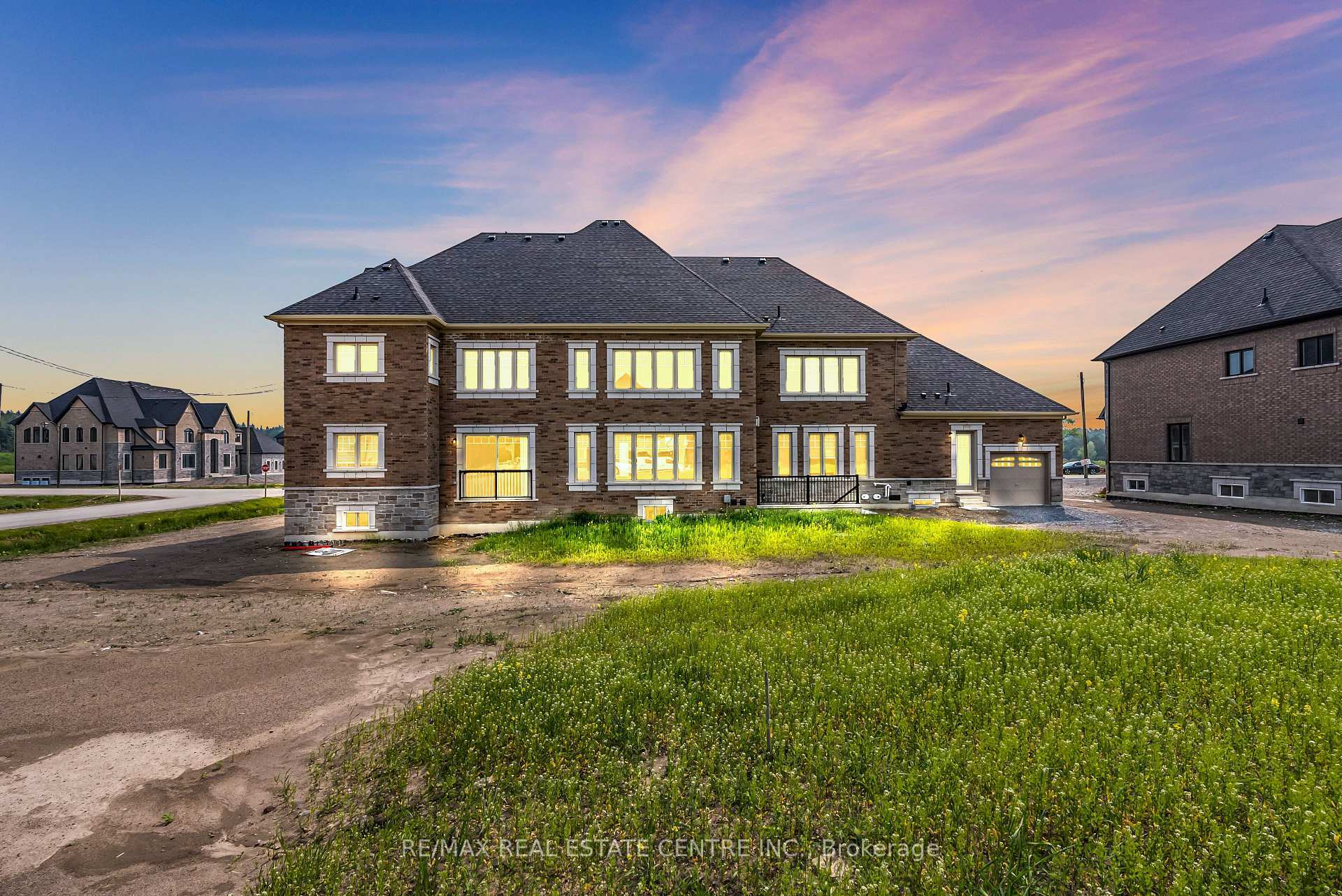 Property Photo: 86 Green Gables Crescent ON L4A 5G4
