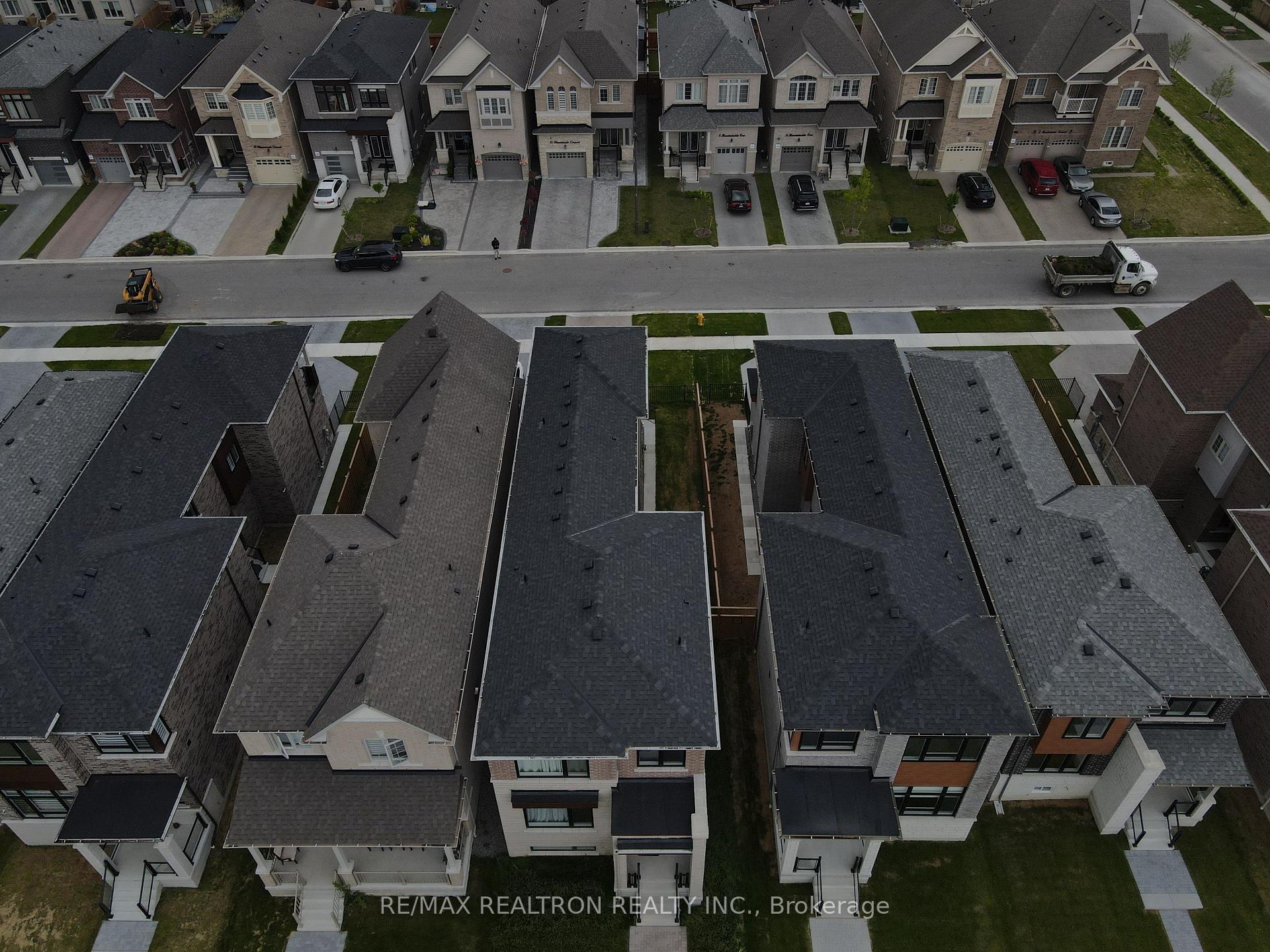 Property Photo: 9 Mountainside Crescent ON L1R 0P5