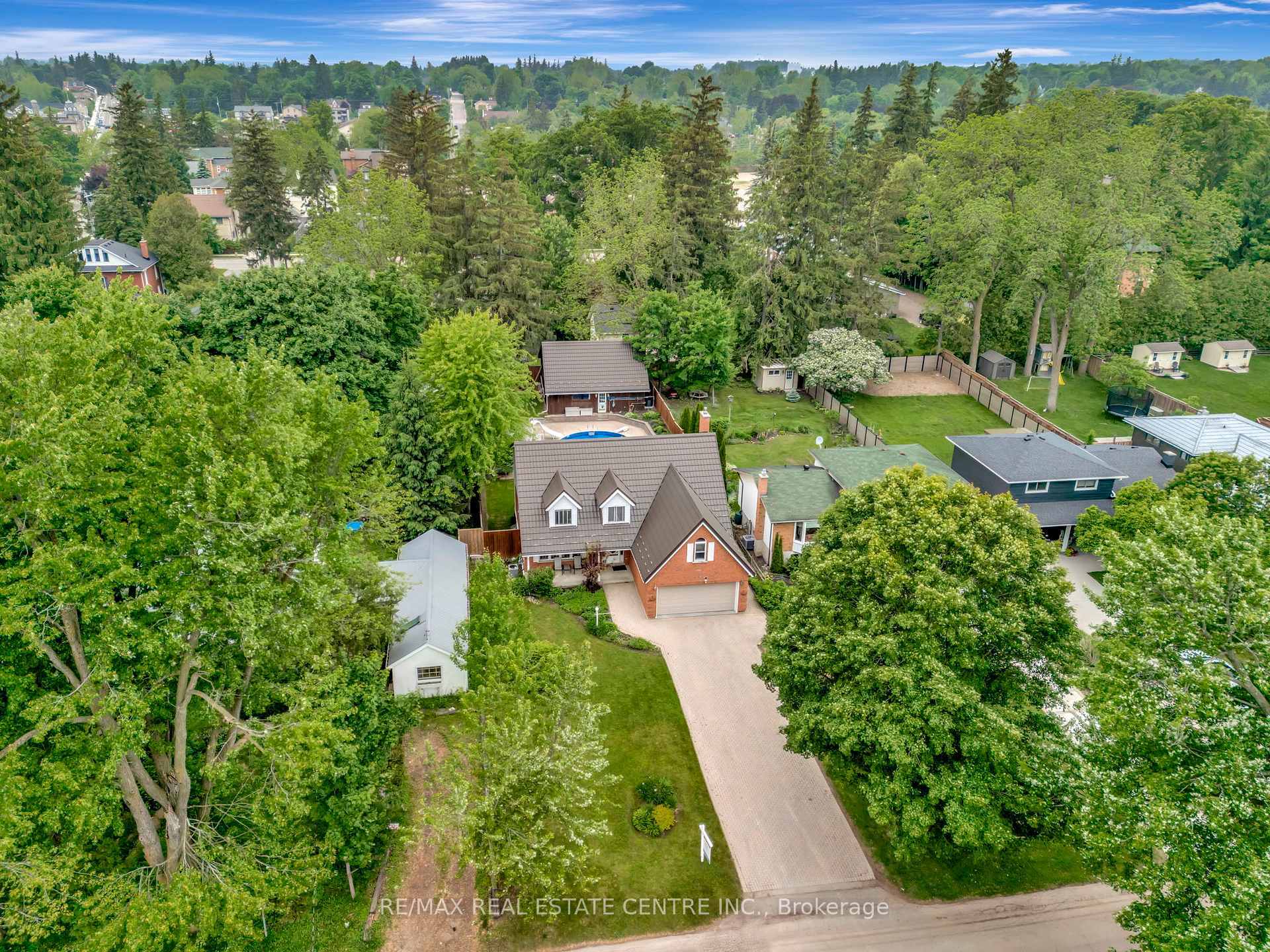Property Photo: 145 Albert Street E ON N1M 1X7