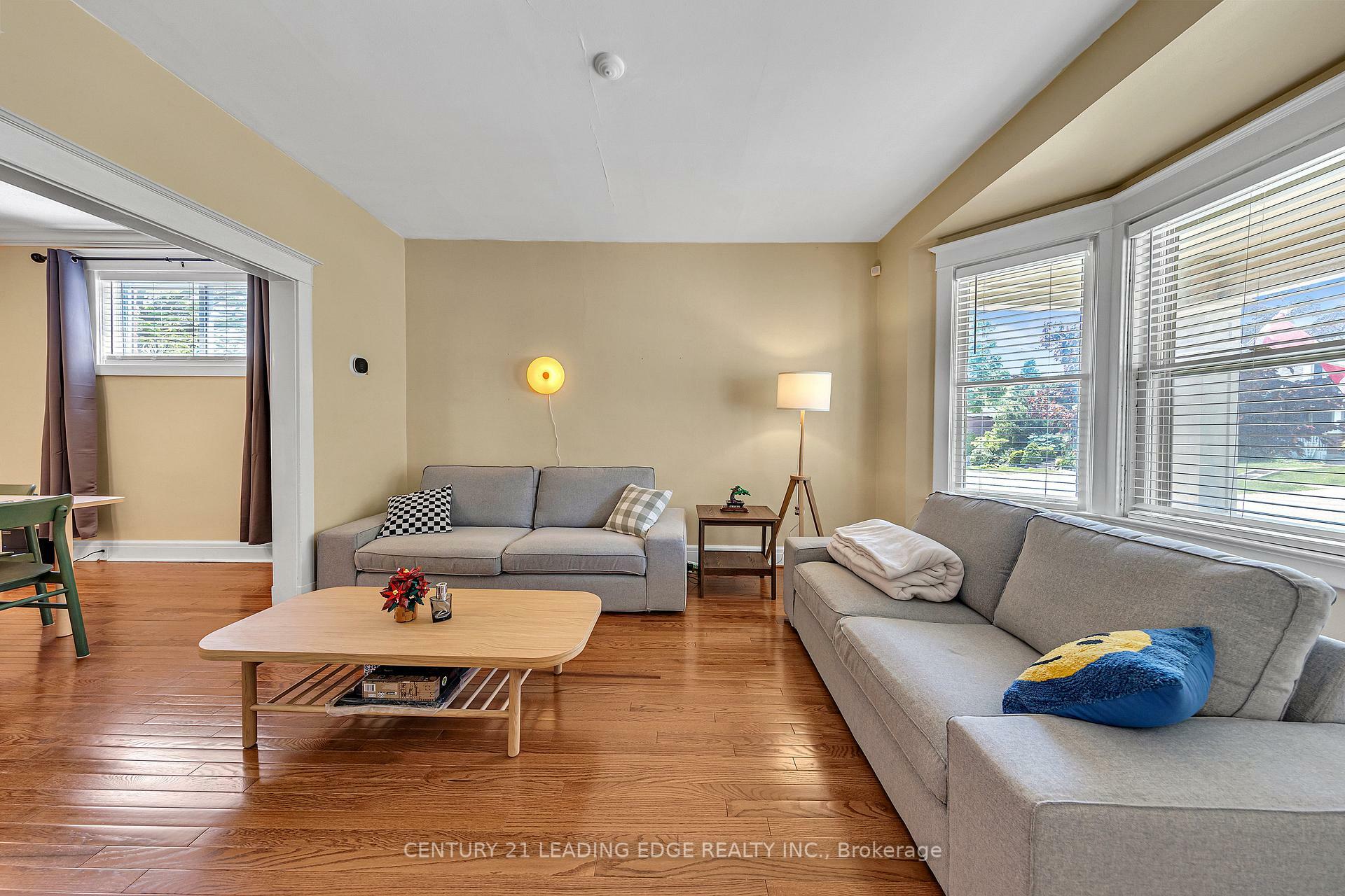 Property Photo:  75 Oshawa Boulevard N  ON L1G 5S4 