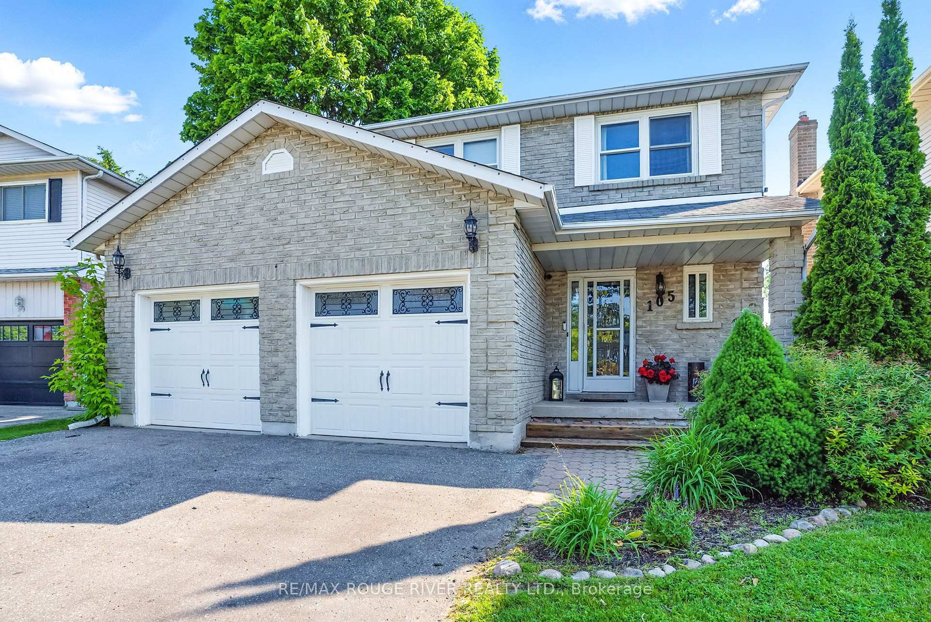 105 Overbank Drive  Oshawa ON L1J 7Y9 photo