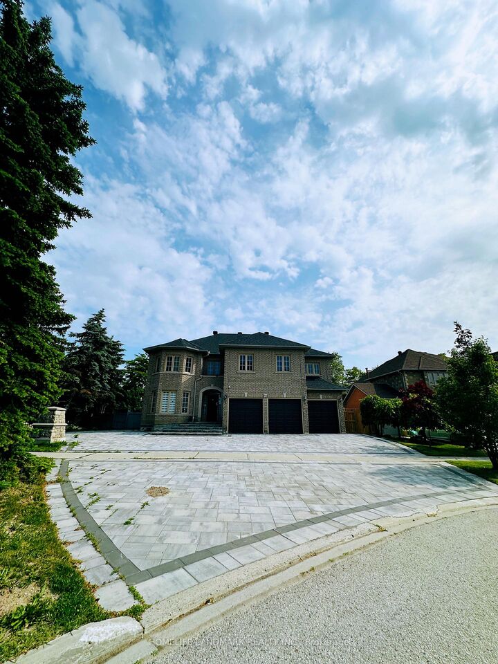 Property Photo: 46 Green Ash Crescent ON L4B 3S1
