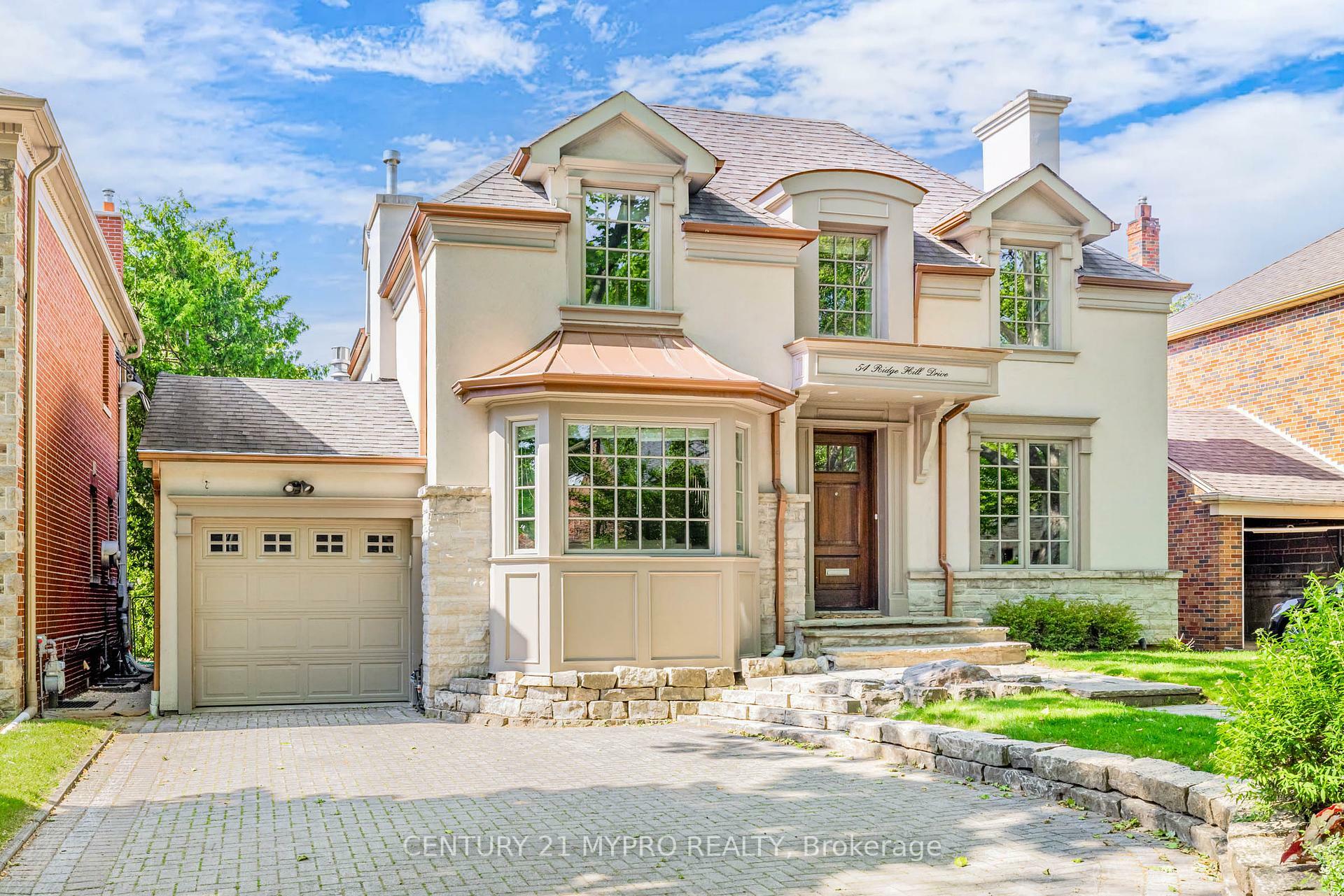 Property Photo: 54 Ridge Hill Drive ON M6C 2J4