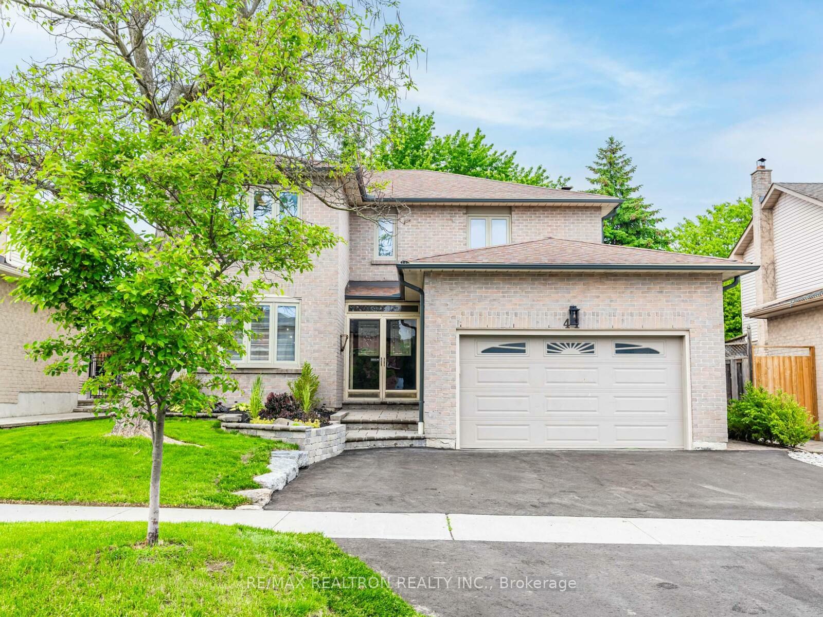 41 Jason Drive  Whitby ON L1R 1L1 photo