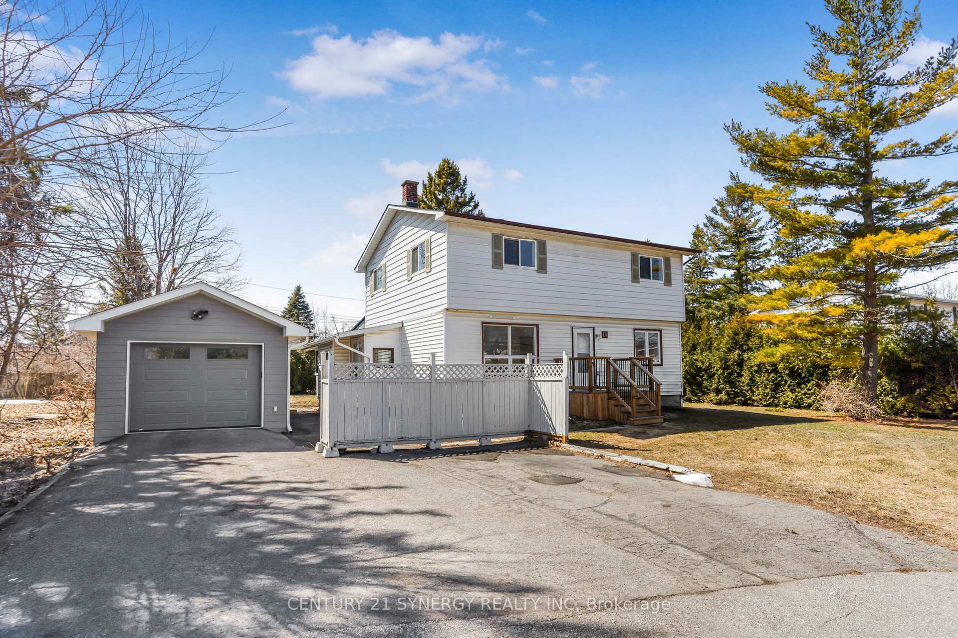 Photo de la propriété: 14 Johnwoods Street ON K2S 1B9