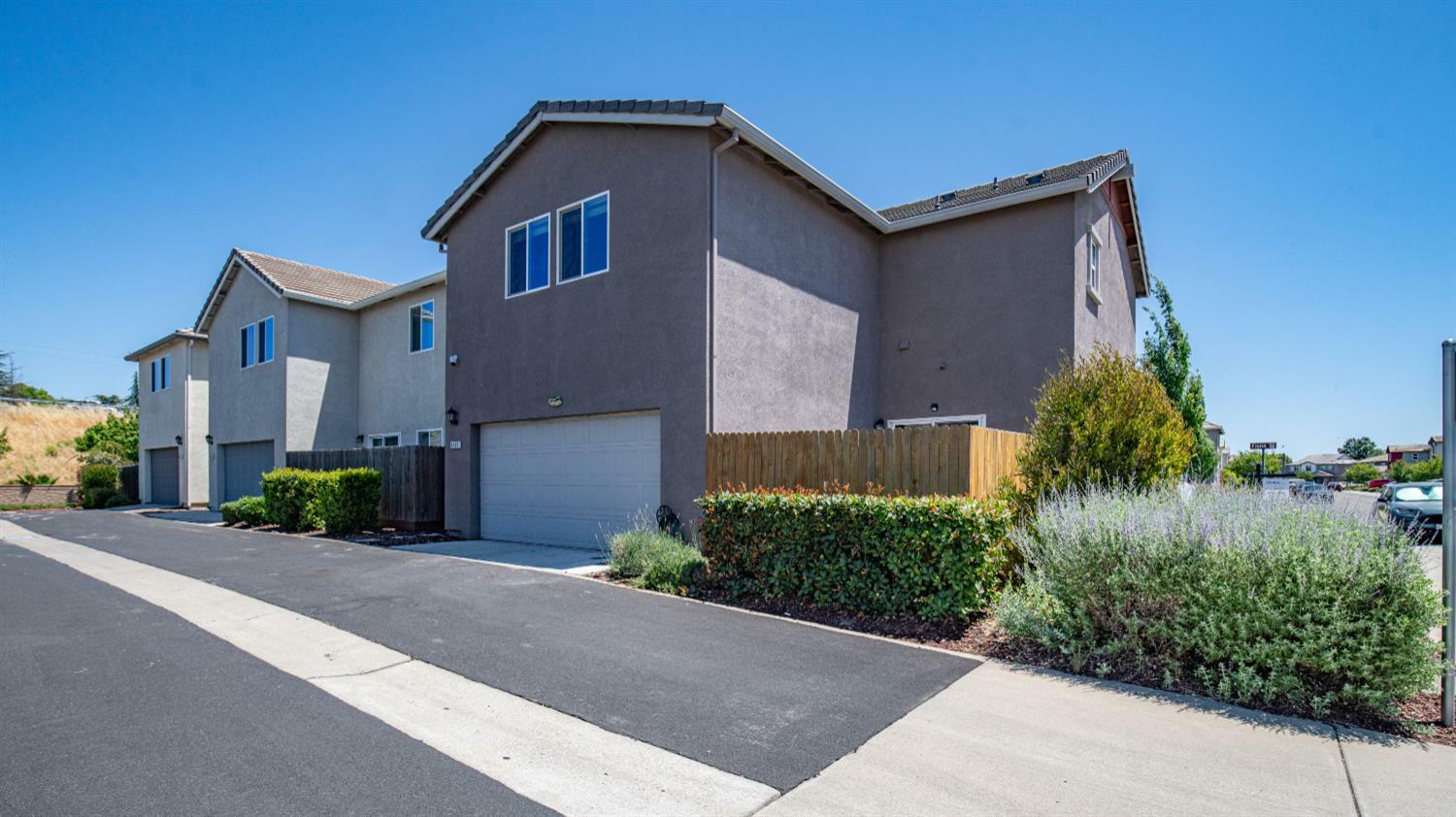 Property Photo:  5101 Fiona Walk  CA 95835 