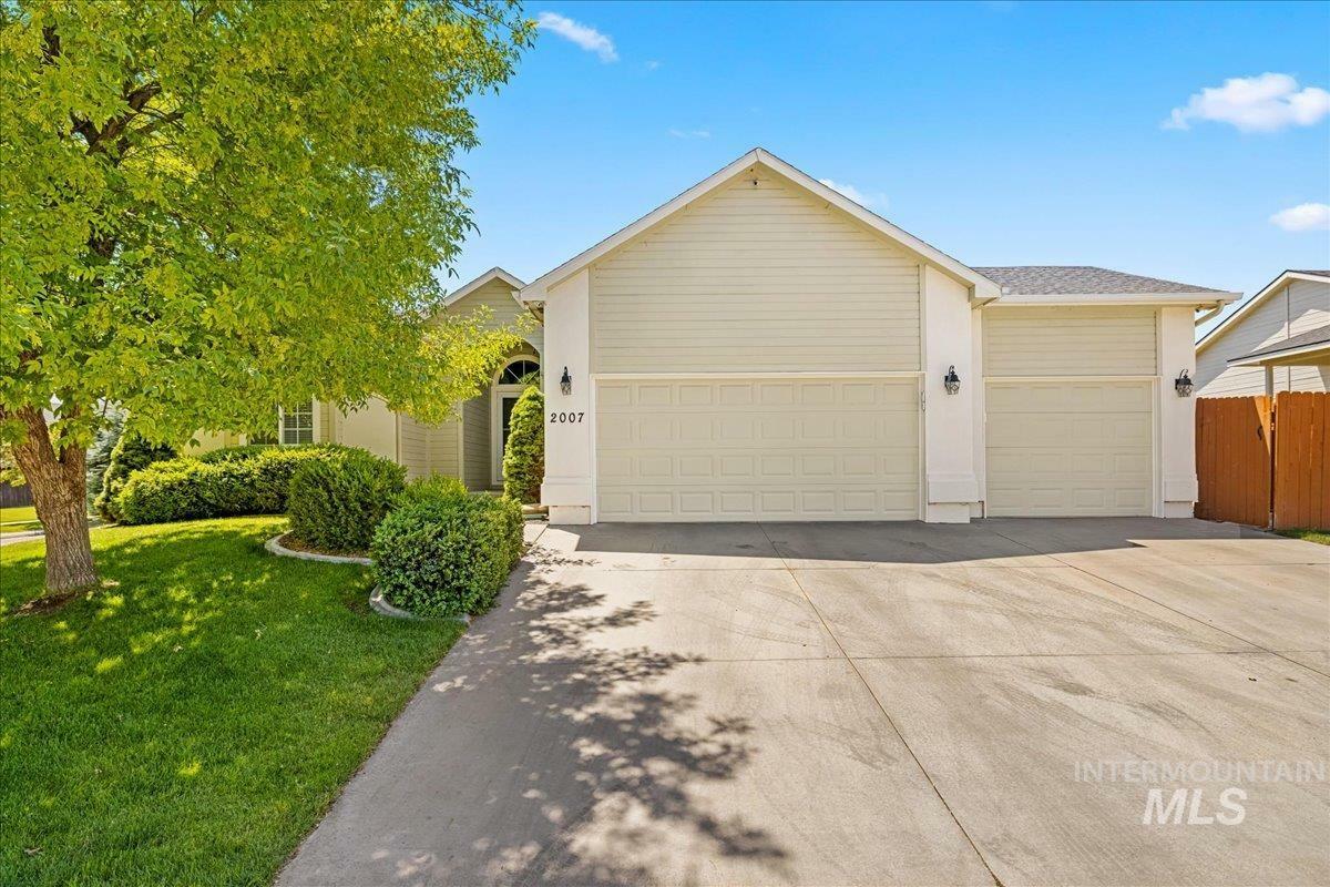 Property Photo: 2007 W Blossom Ave. ID 83651