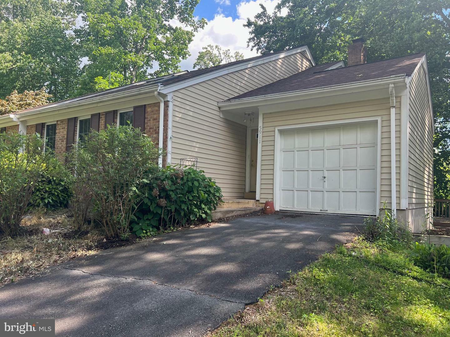 Property Photo: 5911 Wood Sorrels Court VA 22015