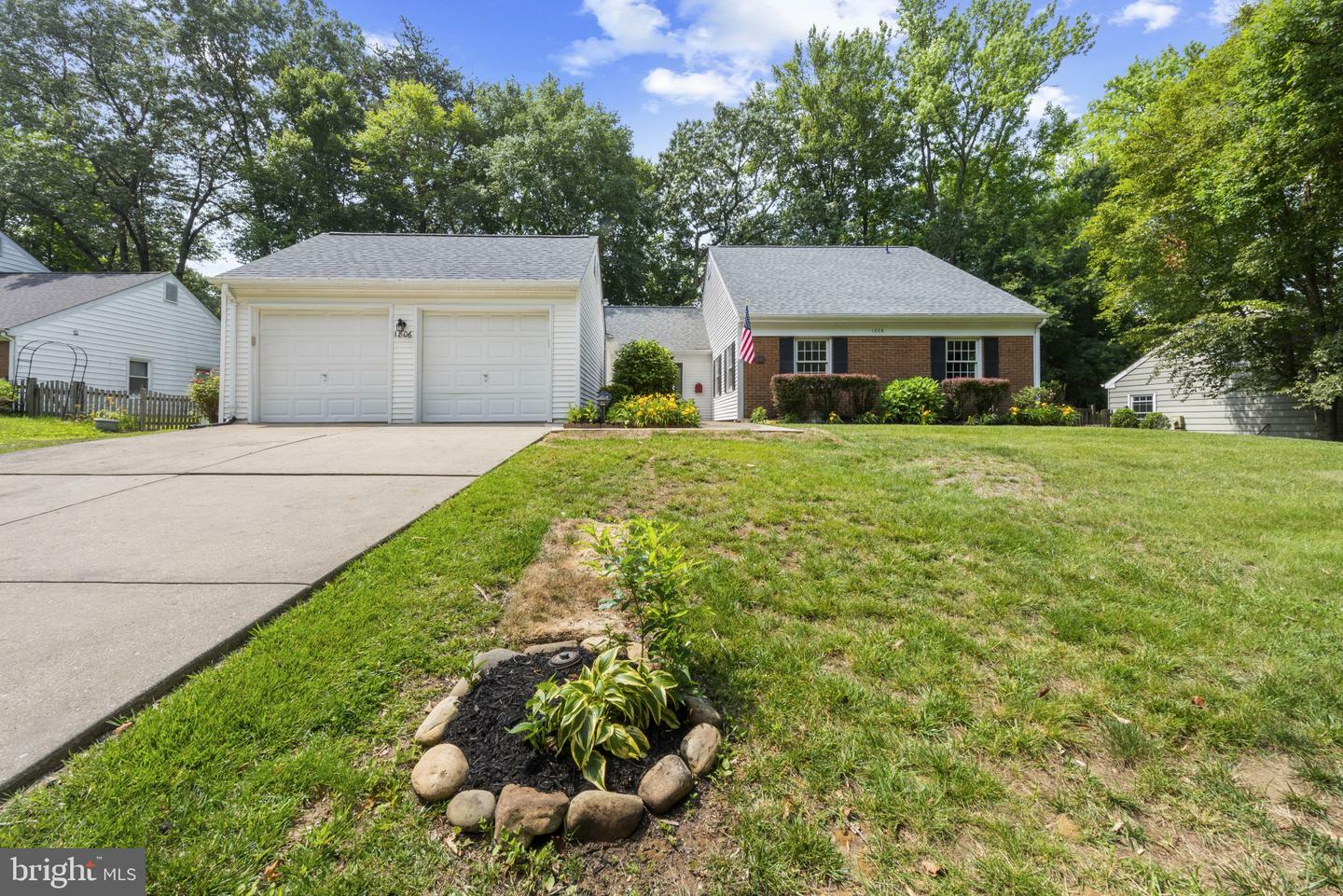 Property Photo: 1806 Crofton Parkway MD 21114