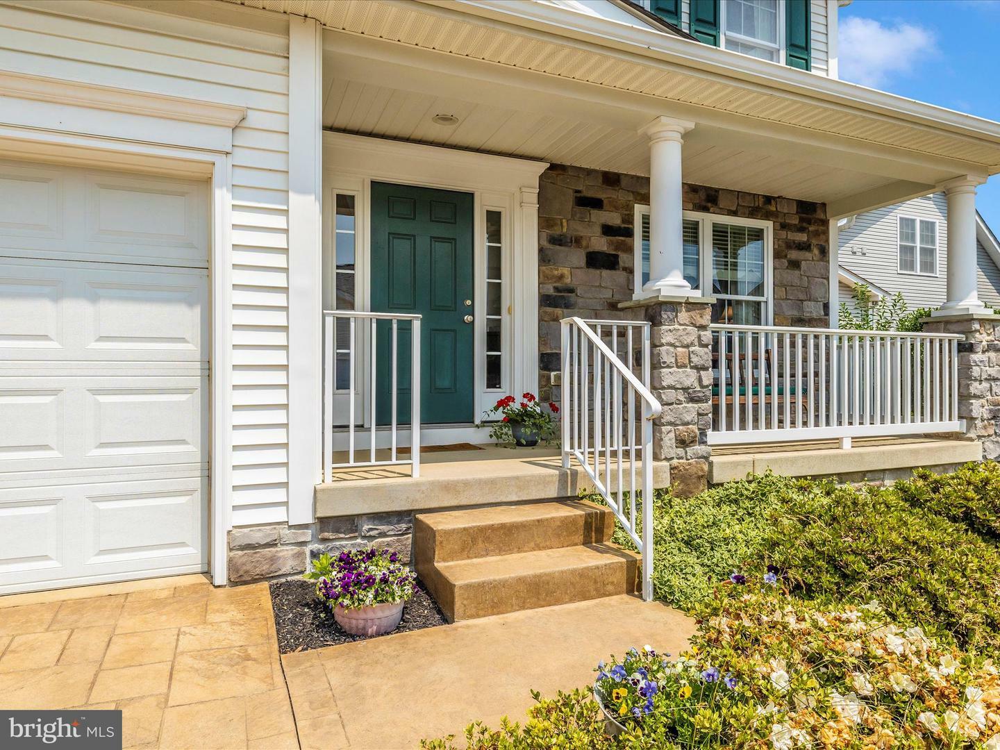 Property Photo: 6 Stine Court MD 21769