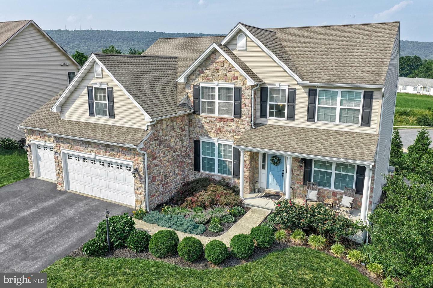 Property Photo:  1800 Stable Lane  PA 17050 