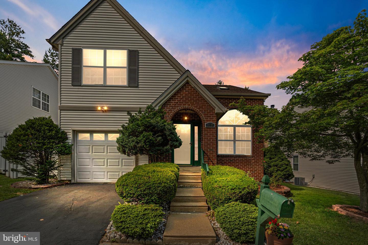 Property Photo: 510 Laura Lane PA 19116