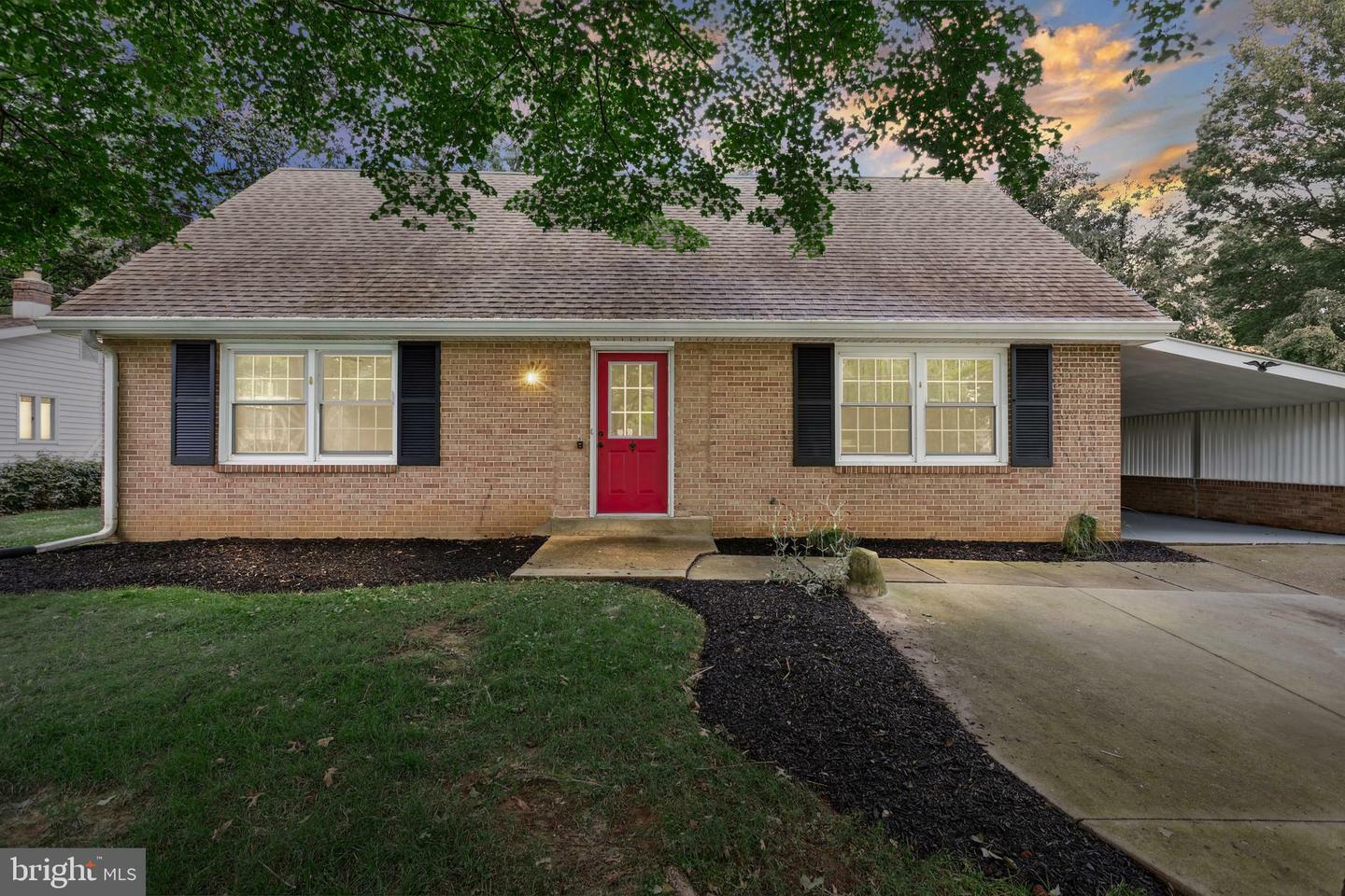 Property Photo: 708 S Broad Street PA 17055