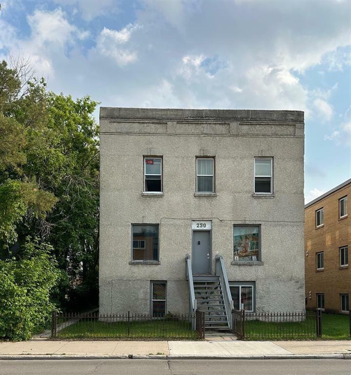 Property Photo: 250 Talbot Avenue MB R2L 0P8