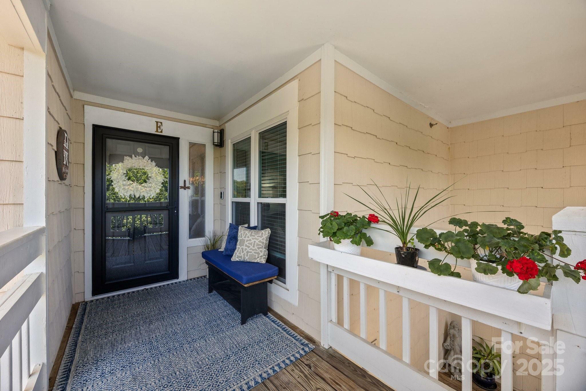 Property Photo:  17931 Kings Point Drive  NC 28031 