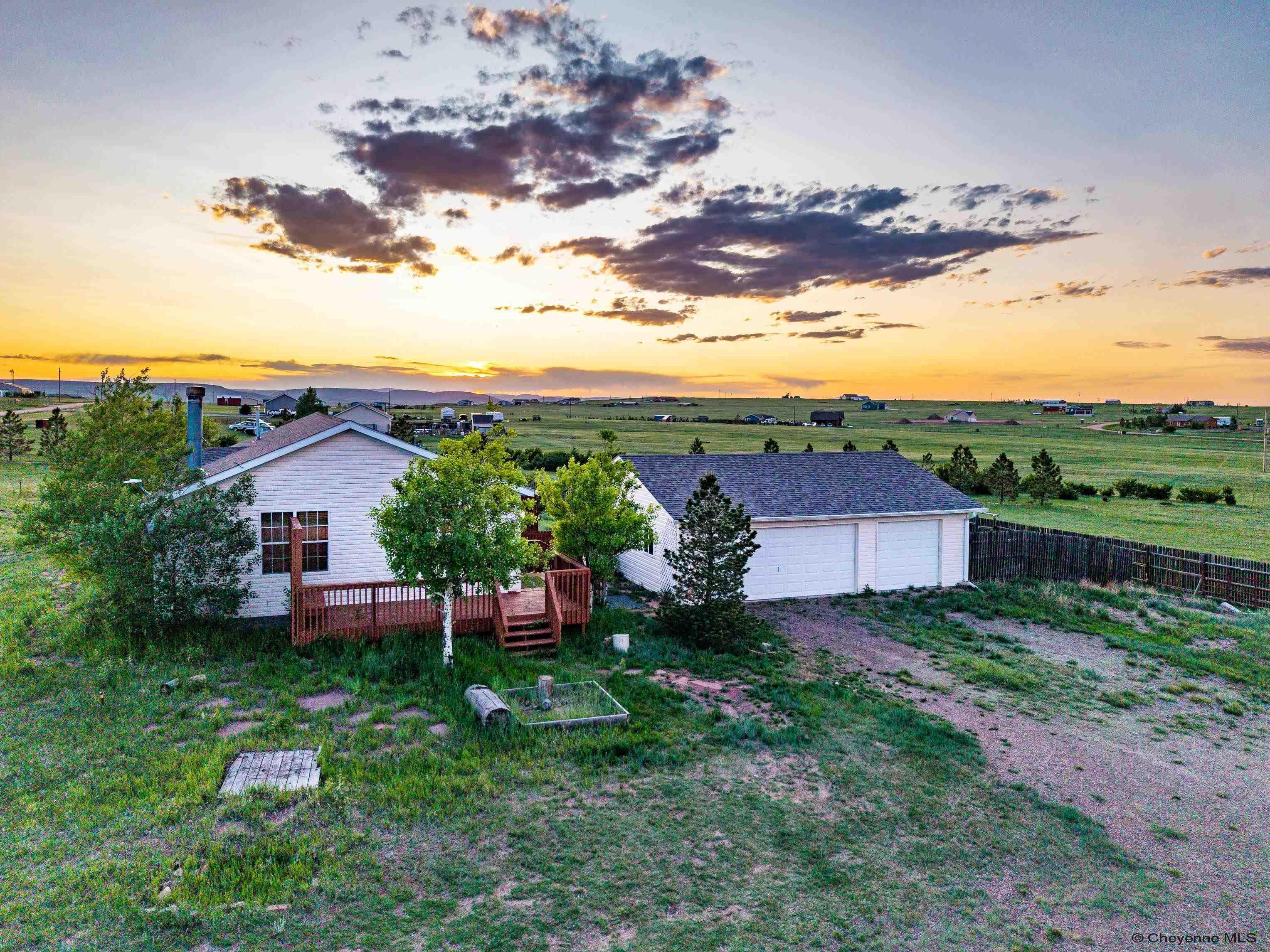 Property Photo: 1054 Blue Mtn Rd WY 82009