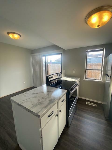Property Photo: 1046 Merrimar N Circle OH 43220