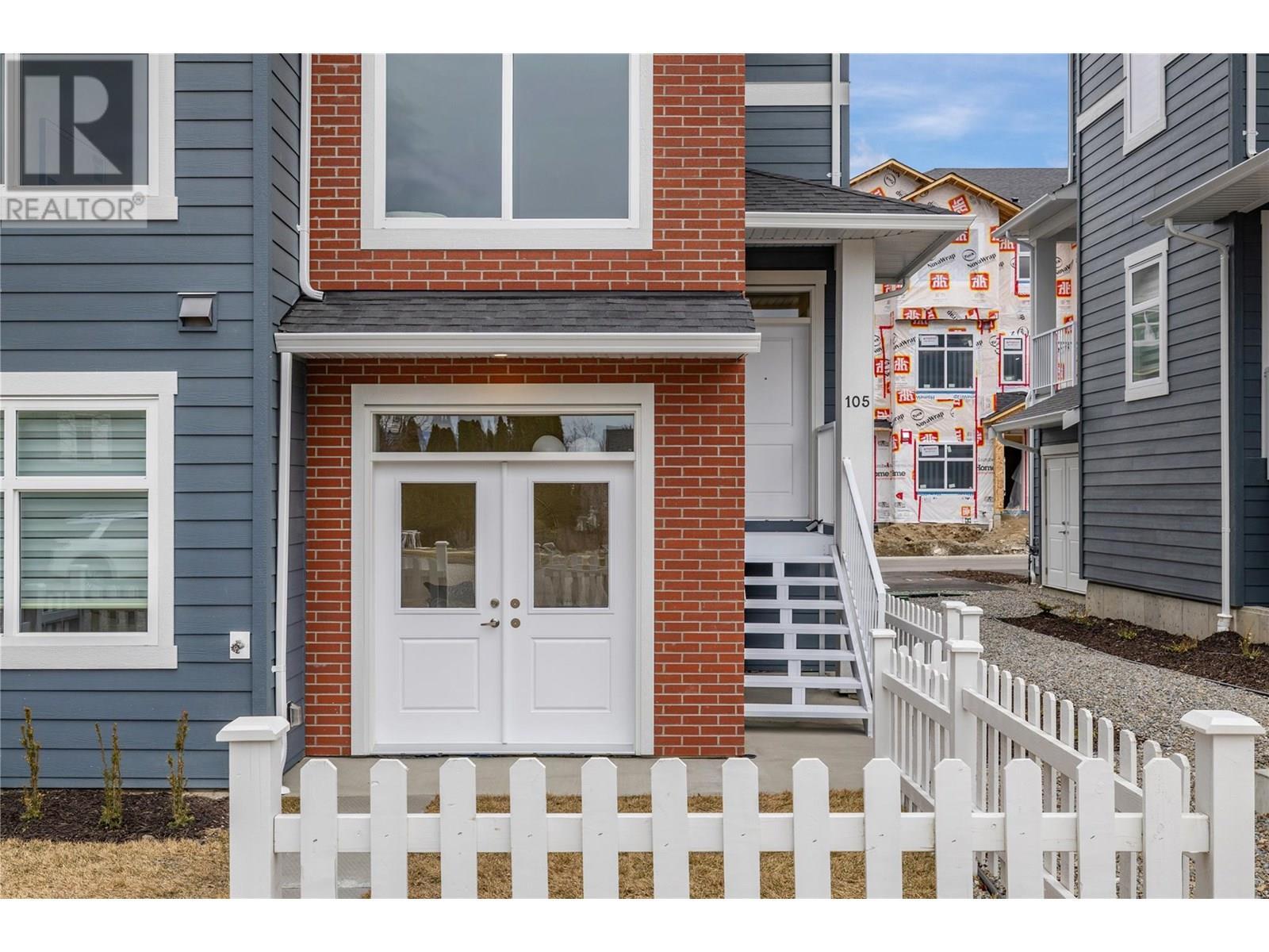 Photo de la propriété: 5300 Main Street 105 BC V1W 0C1