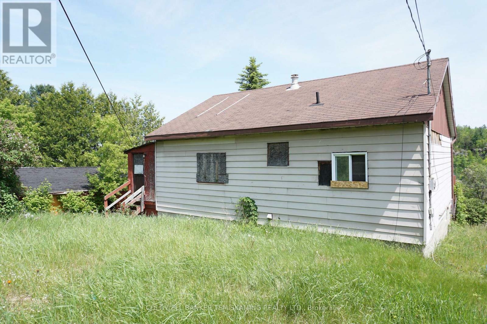 Property Photo: 66 Russell Street ON P0J 1C0