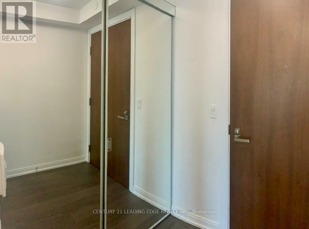 Property Photo: 255 Village Green Square 509 ON M1S 0L7