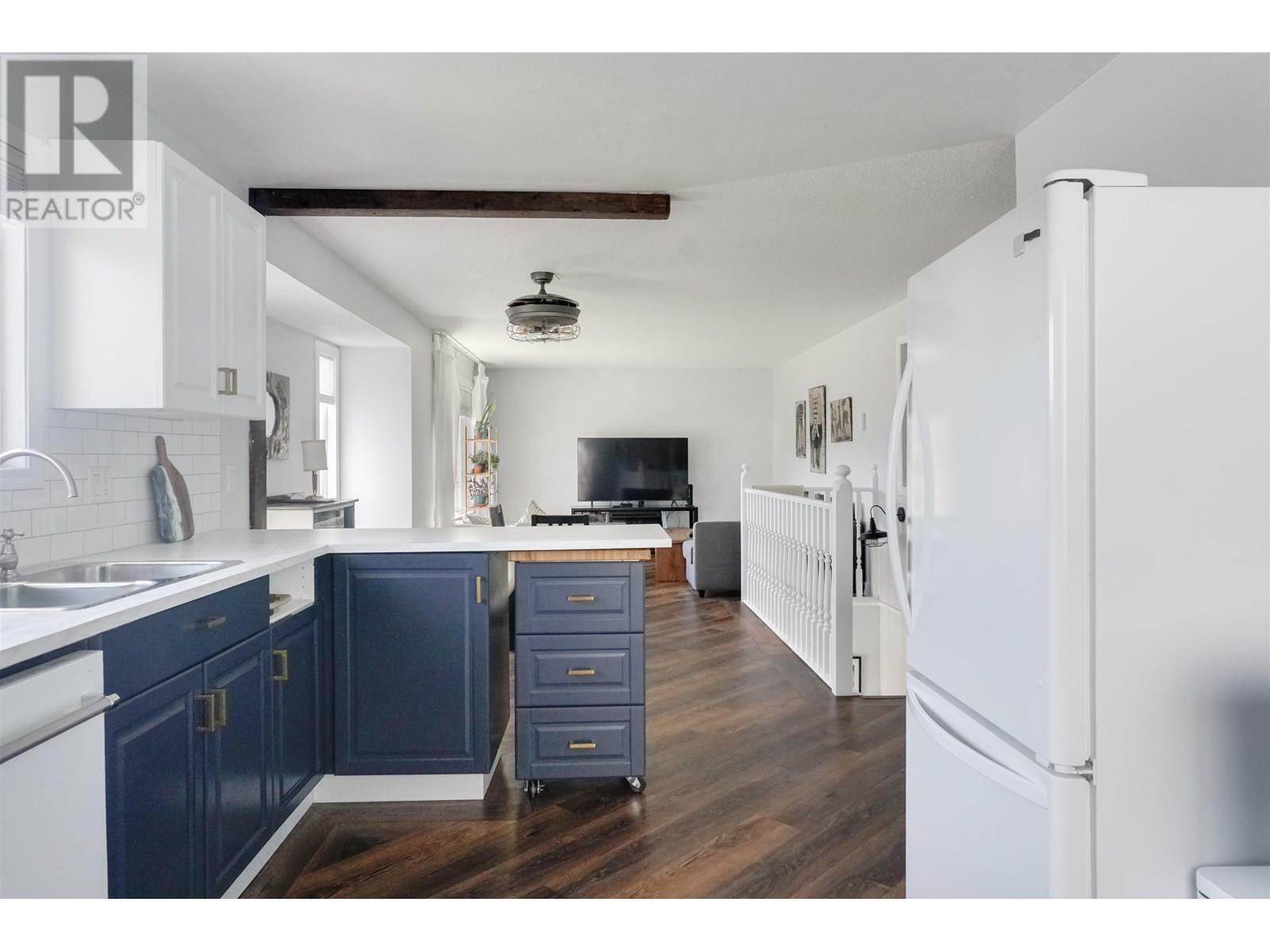Photo de la propriété: 119 Angle Street BC V8C 2M9