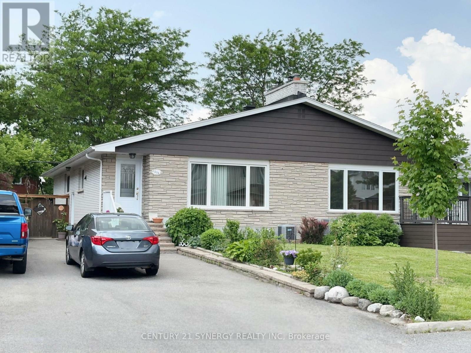 1236 Clyde Avenue 2  Ottawa ON K2C 1Y4 photo