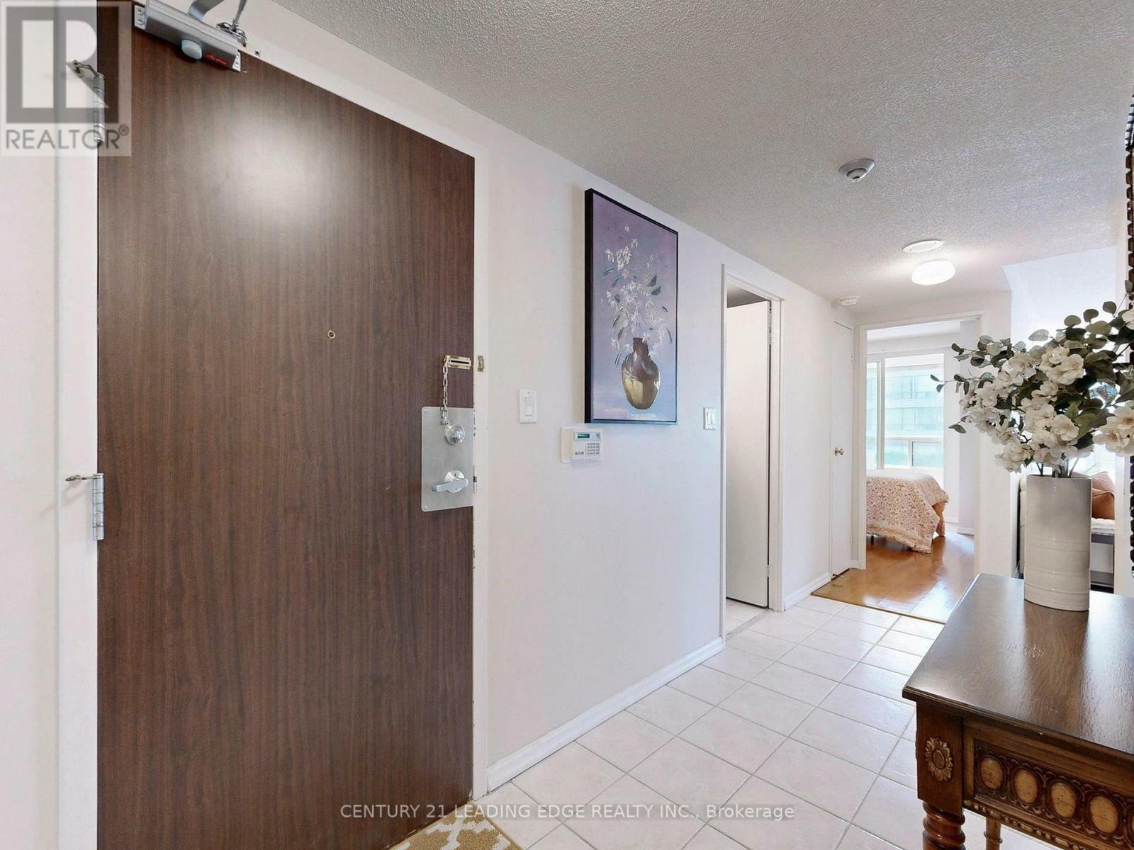 Property Photo: 5785 Yonge Street 205 ON M2M 4J2