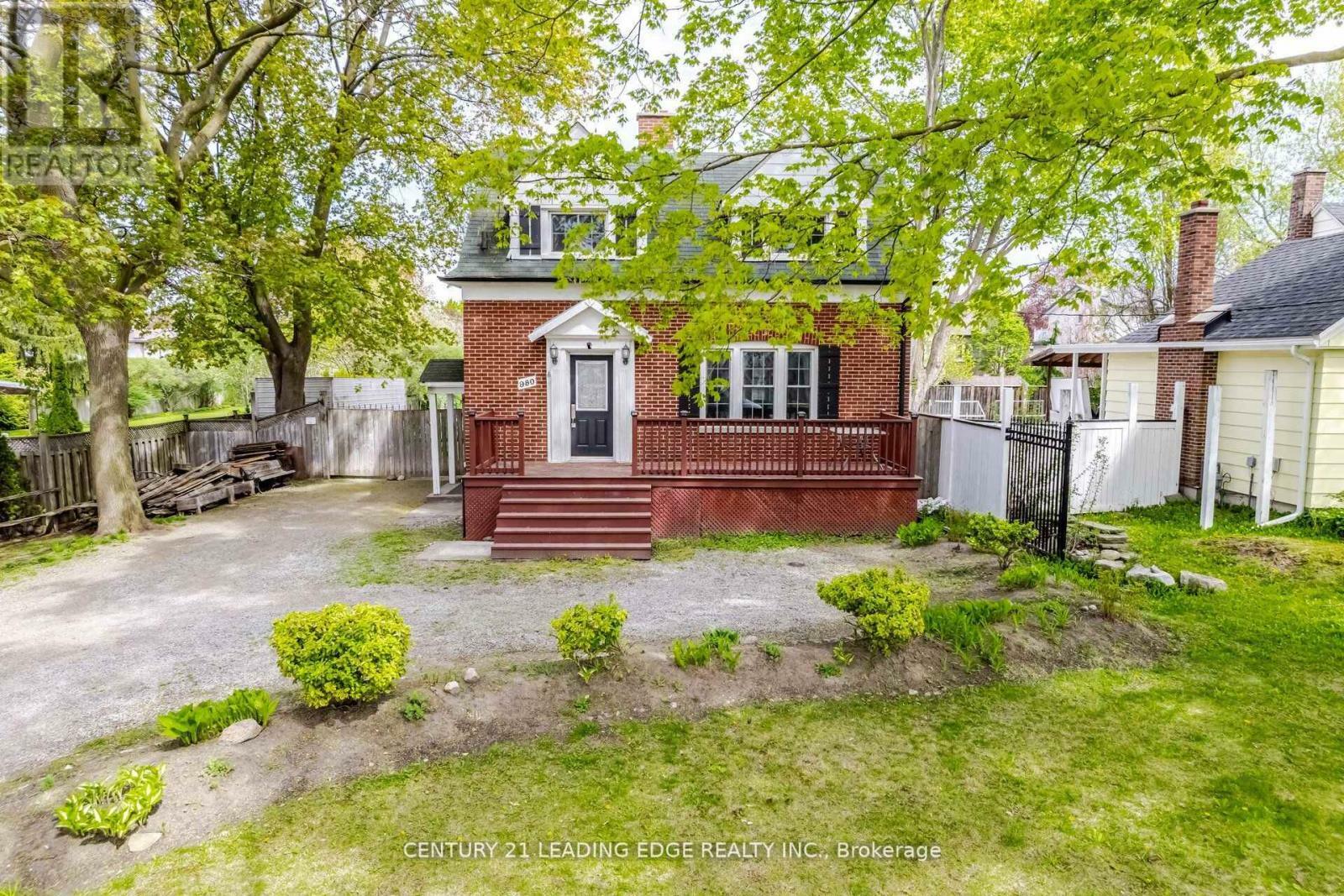 Property Photo: 980 King Street East ON L1H 1H2