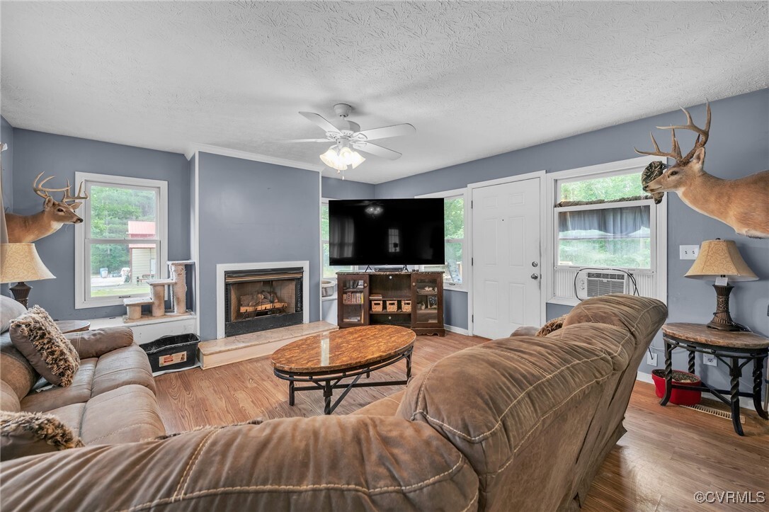 Property Photo: 1305 Pea Ridge Road VA 23023