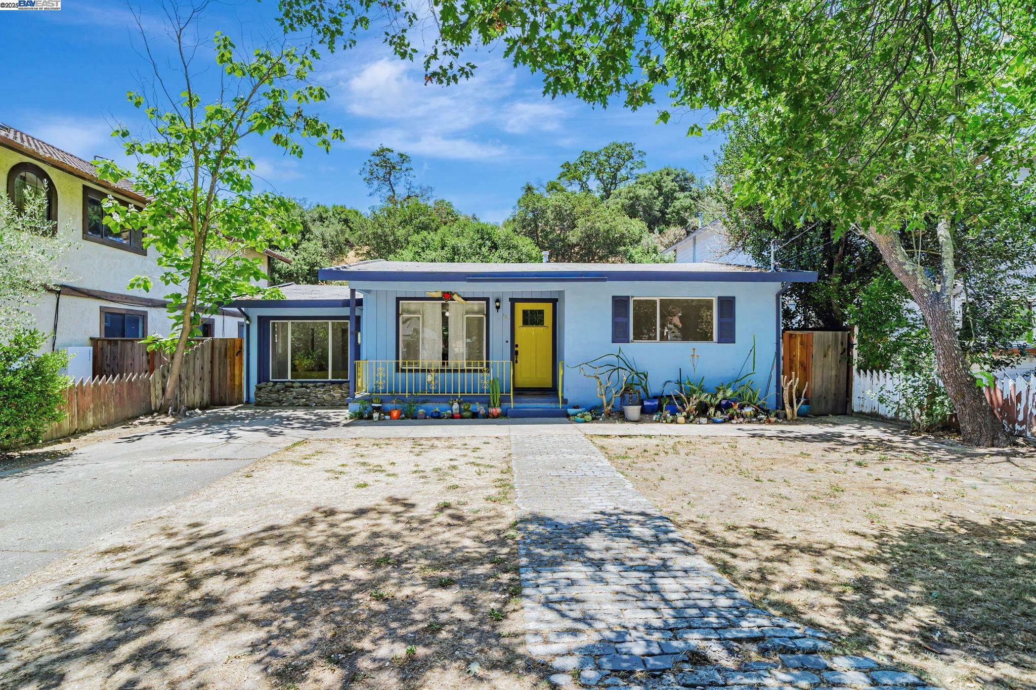 Property Photo: 126 Kilkare Rd CA 94586