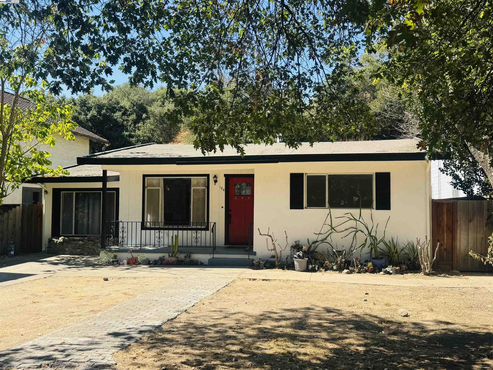 Property Photo: 126 Kilkare Rd CA 94586