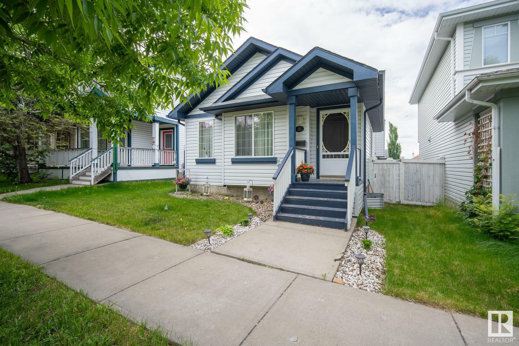 3021 Trelle Crescent NW  Edmonton AB T6R 3M8 photo