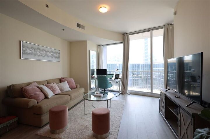 Property Photo: 1080 Peachtree Street NE 1006 GA 30309