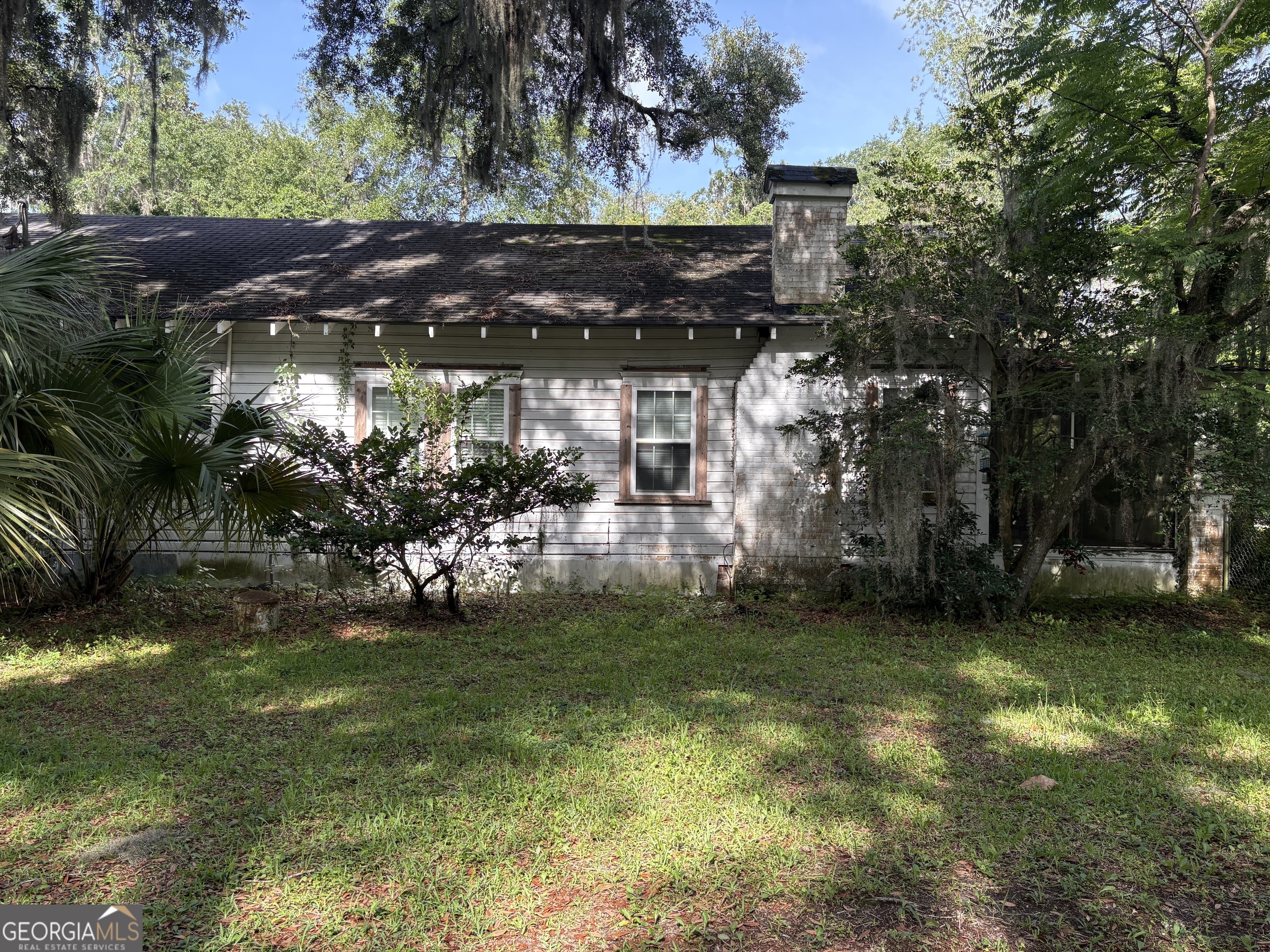 Property Photo: 206 E Hilton Avenue GA 31548