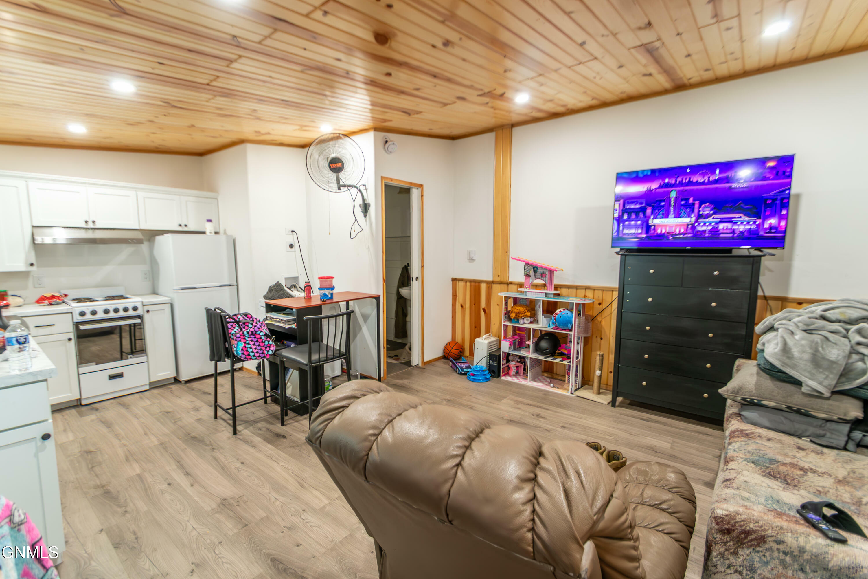 Property Photo: 518/600 2nd Street NE ND 58554