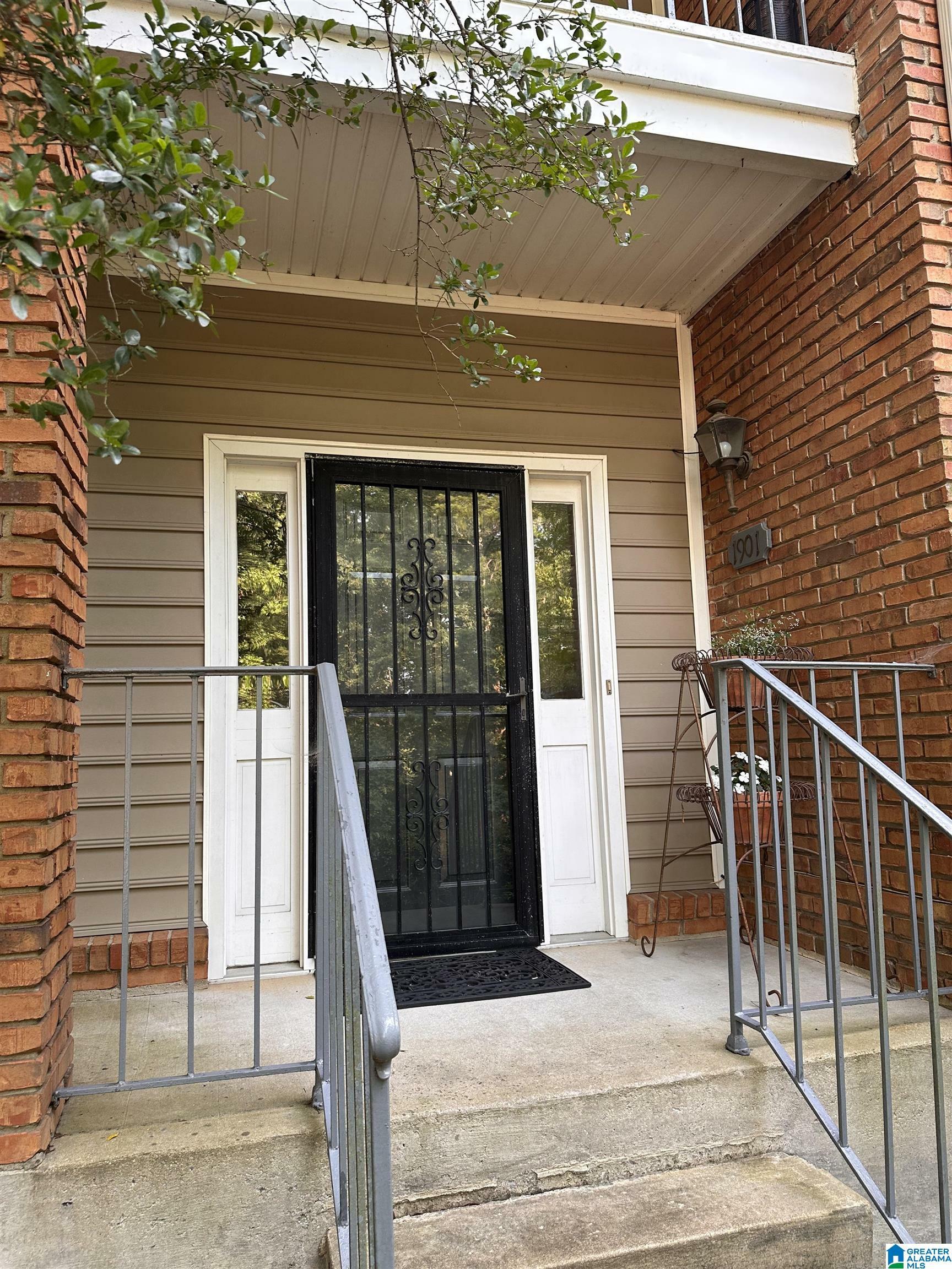 Property Photo: 1901 Waterford Place 1901 AL 35244