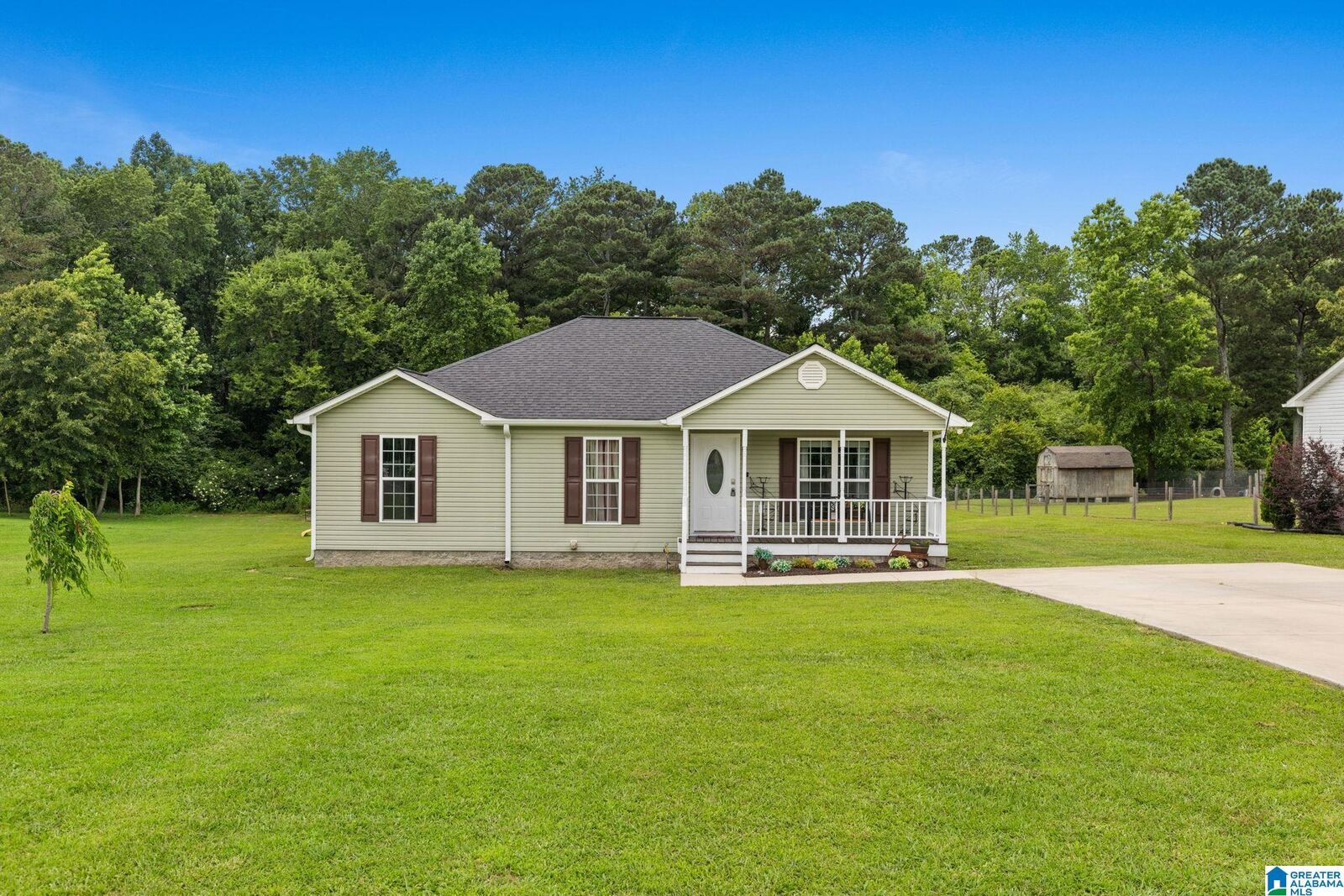 Property Photo:  2485 County Road 1114  AL 35057 