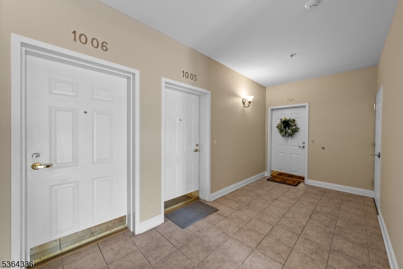 Property Photo: 1005 Meadow Brook Ct 1005 NJ 07981