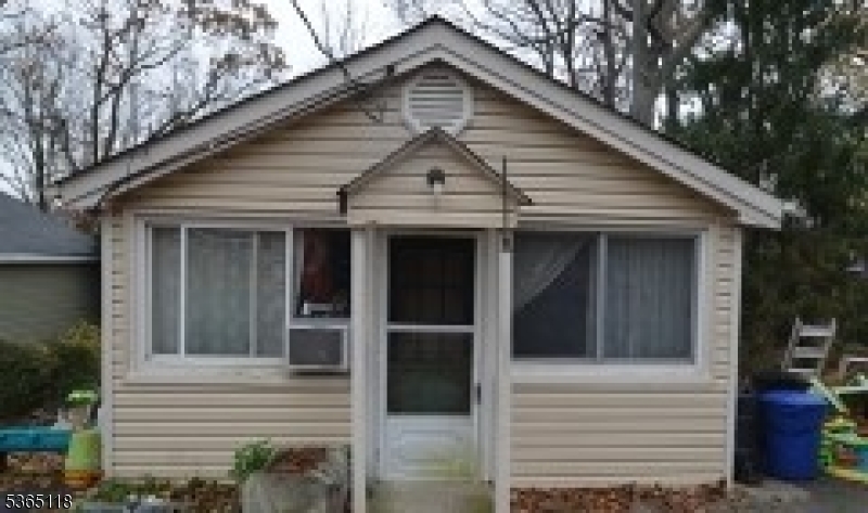 Property Photo: 8 Cornell Way NJ 07843