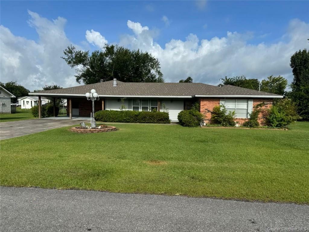 Property Photo: 327 Andrus Loop LA 70611