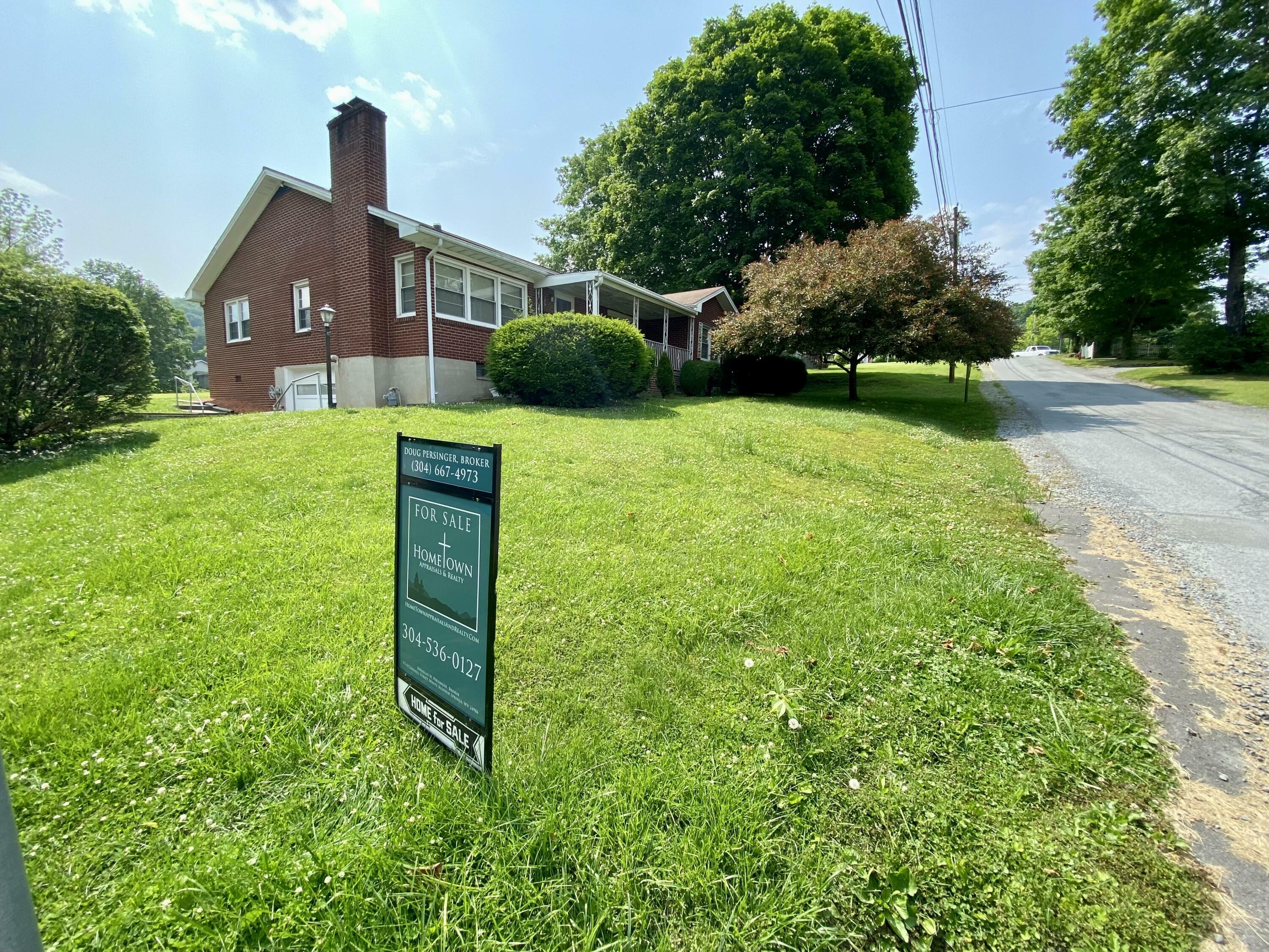 Property Photo: 157 Walker St WV 24970