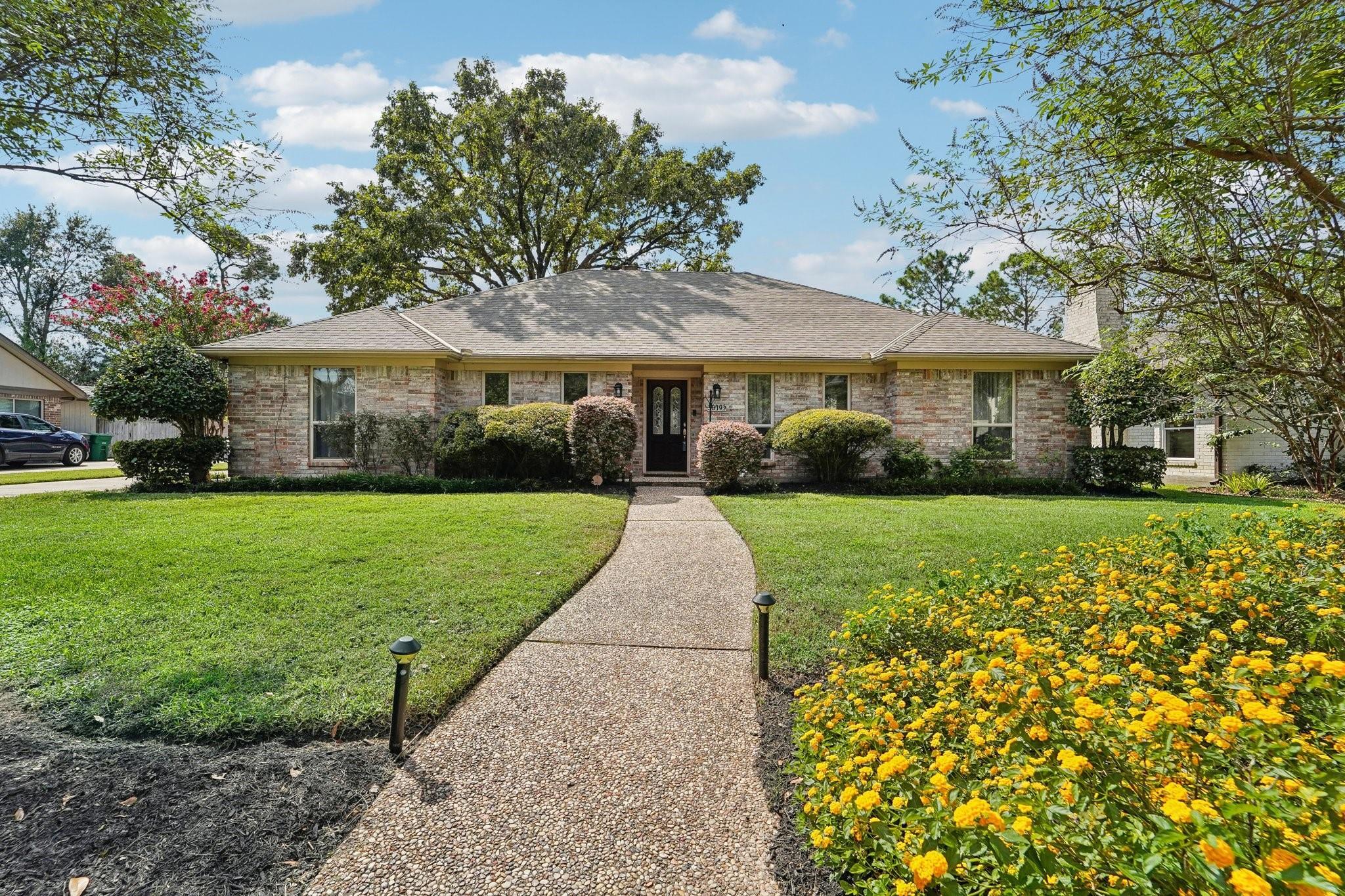 Property Photo: 3019 Durban Drive TX 77043