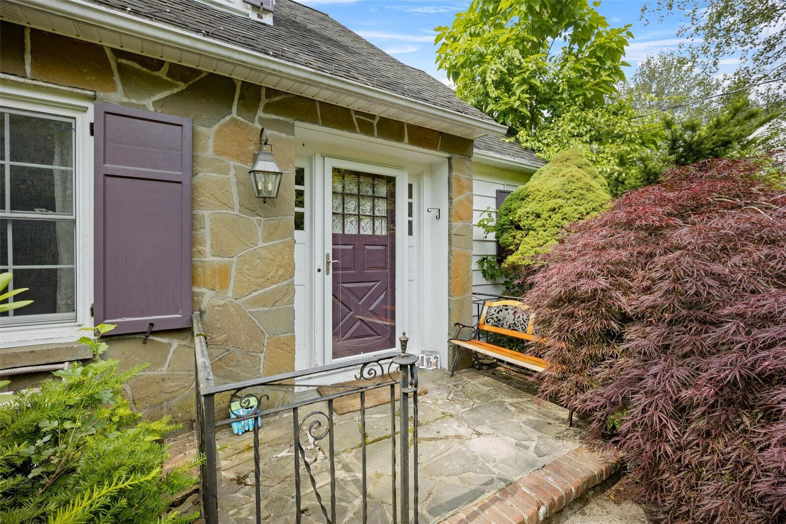 Property Photo:  167 Tammany Street  NY 12401 