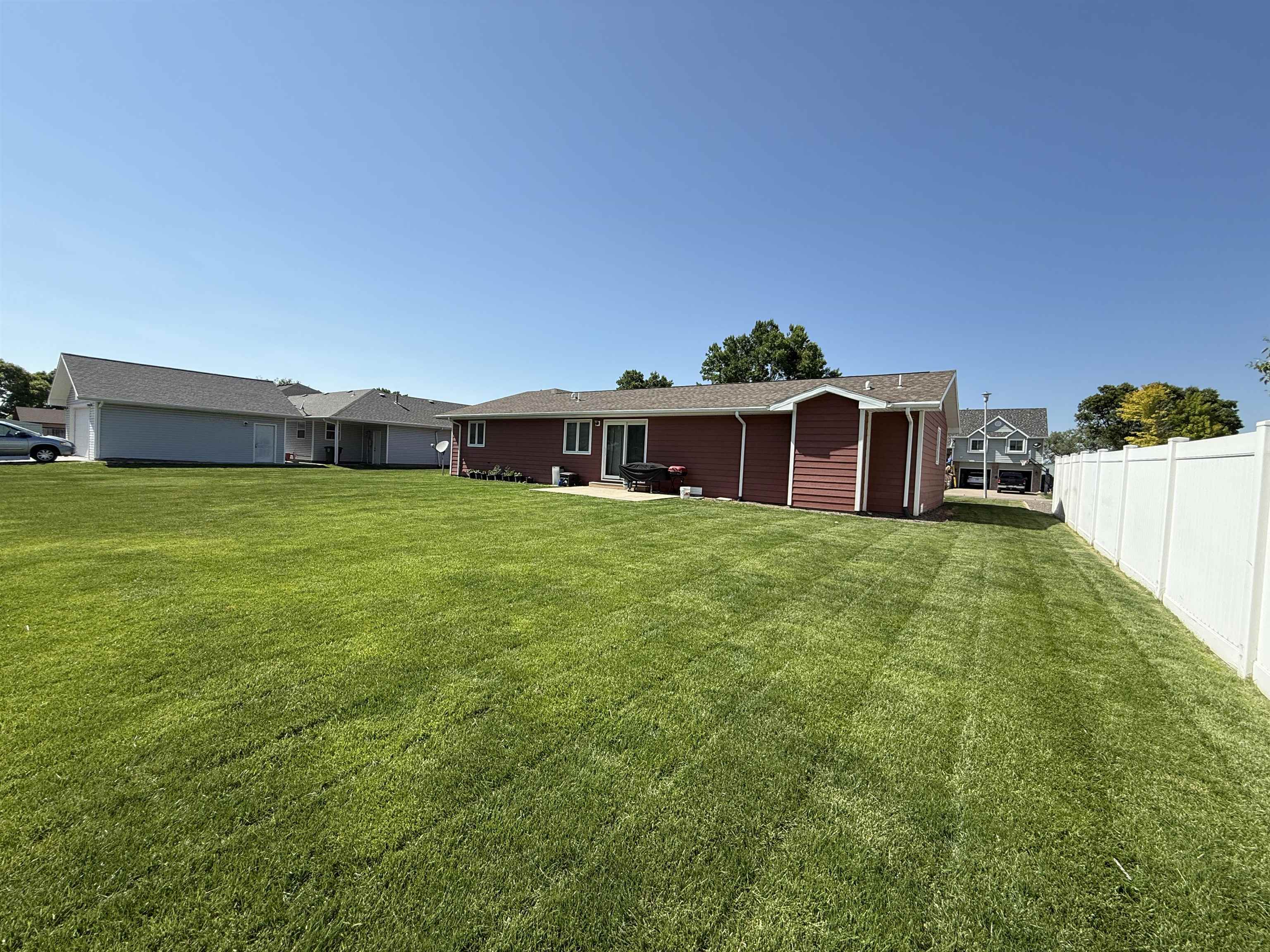 Property Photo: 1402 Hackberry Rd NE 69101
