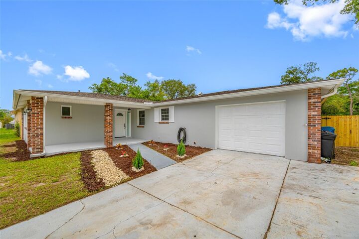 Property Photo:  4313 Riviera Court  FL 34608 