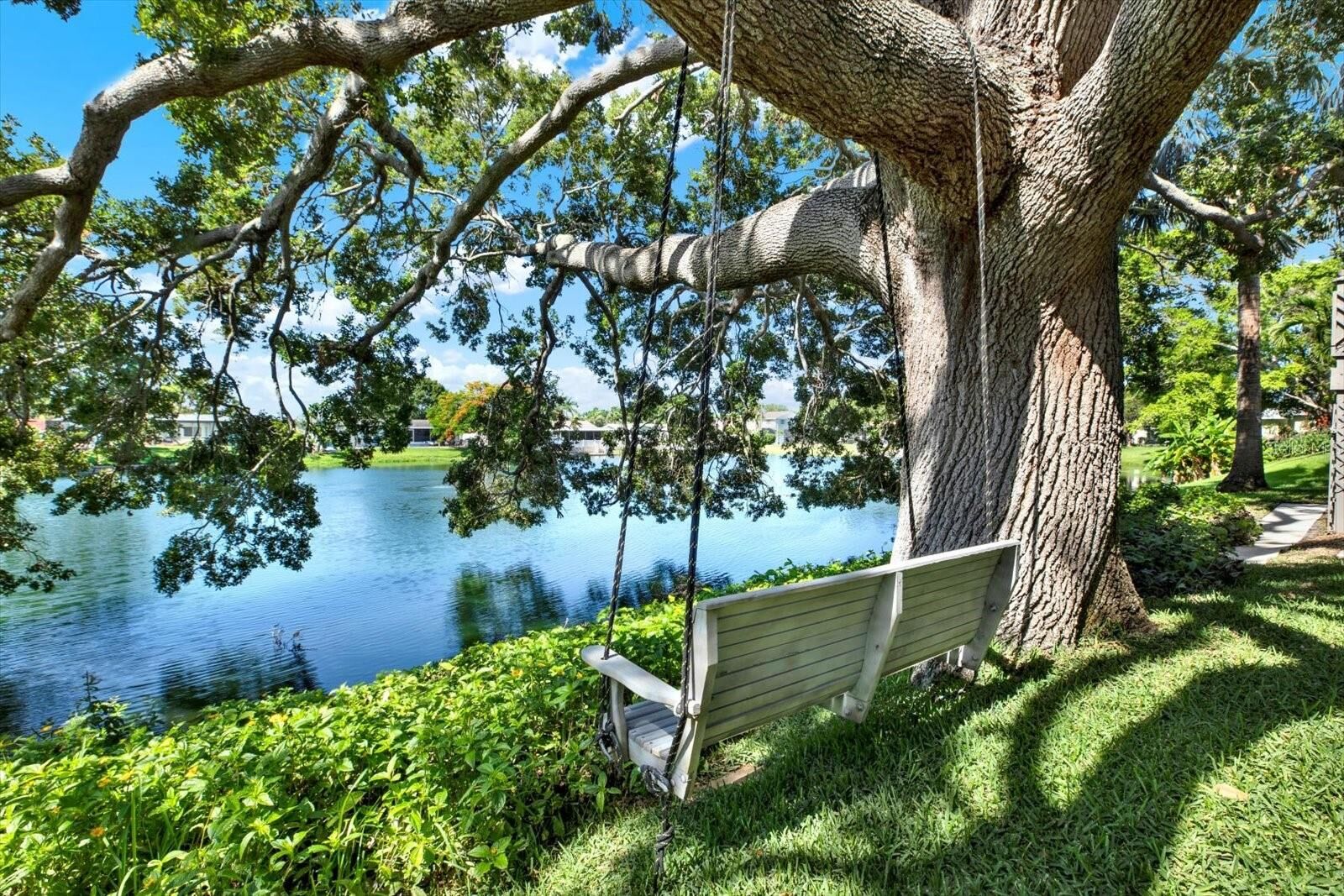 Property Photo:  6561 Exeter Court  FL 33772 