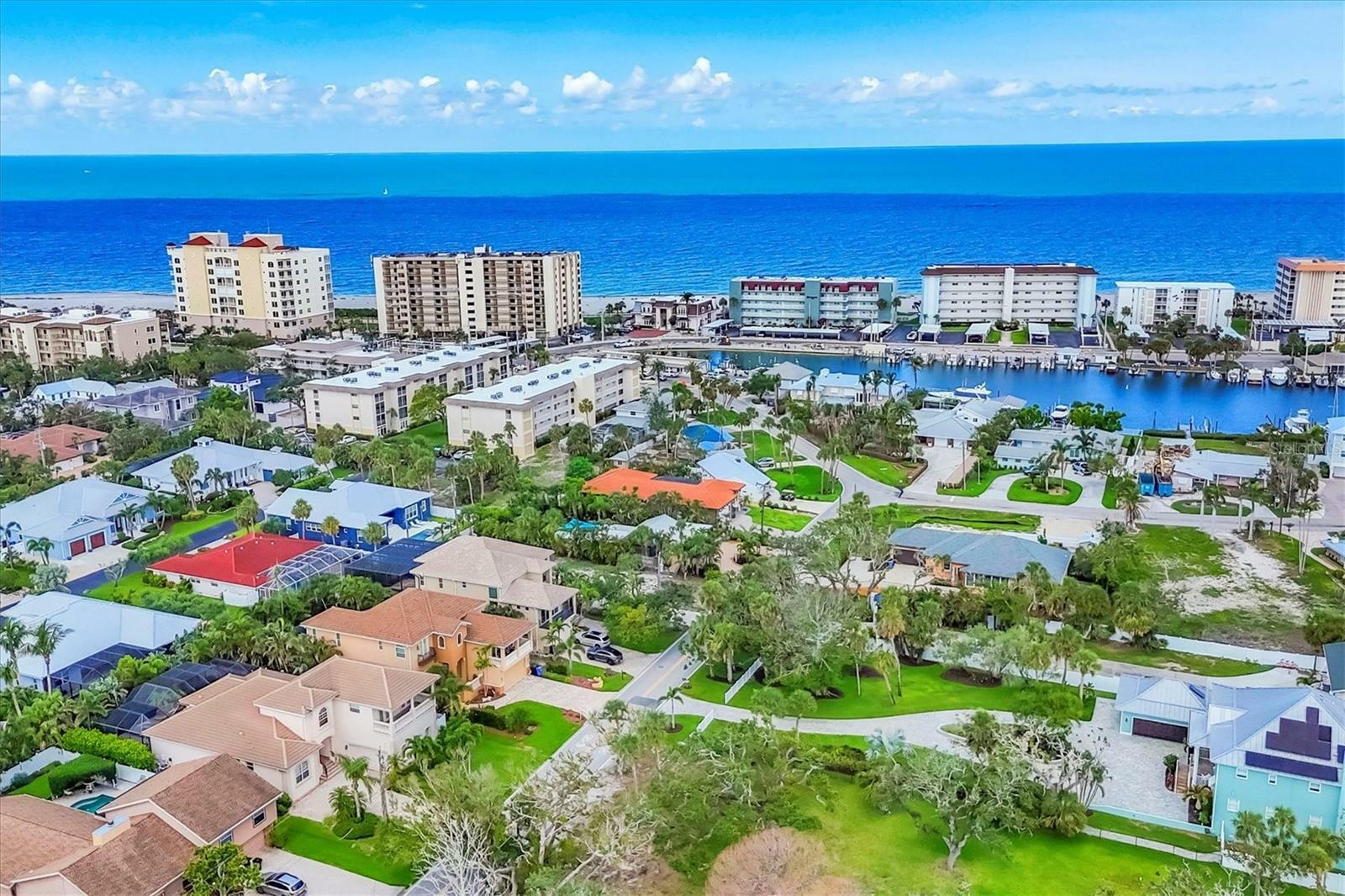 Property Photo: 811 Laguna Drive FL 34285