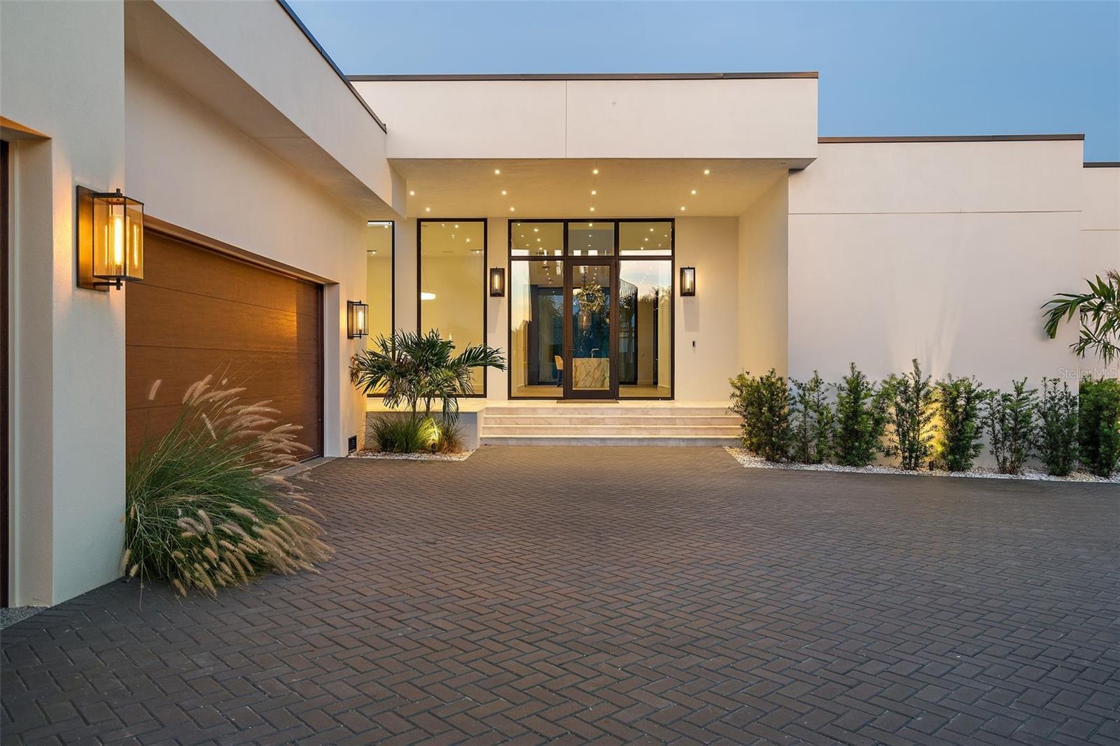 Property Photo: 501 Barcelona Drive FL 33715