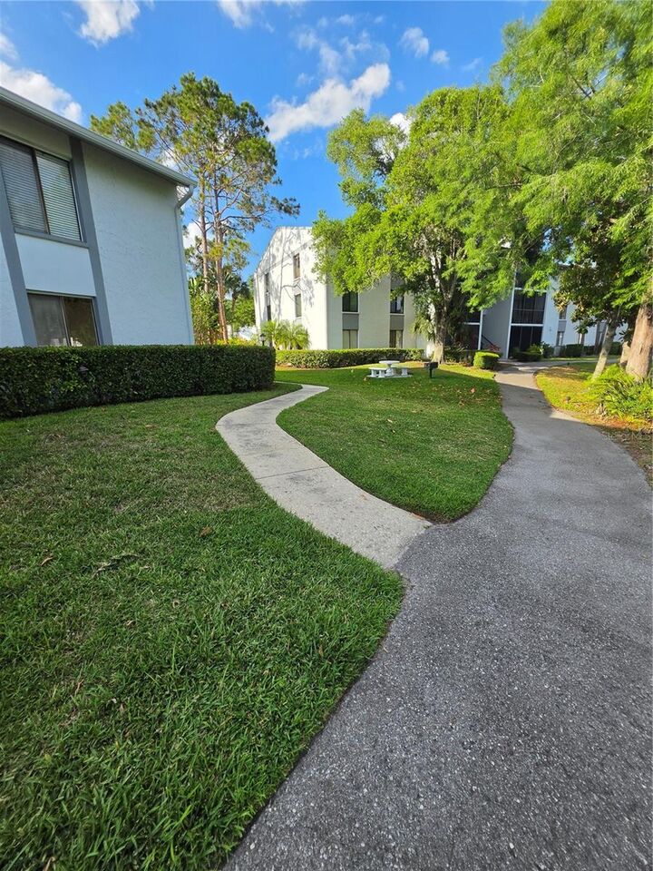 Property Photo:  1281 Pine Ridge Circle E B1  FL 34688 